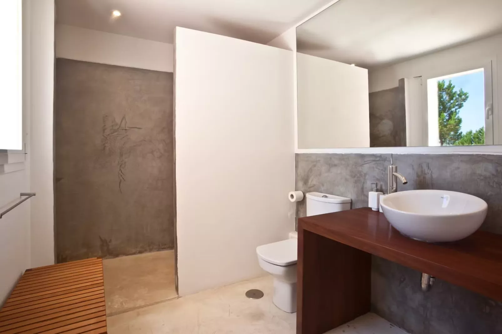 Pep Calo-Bathroom