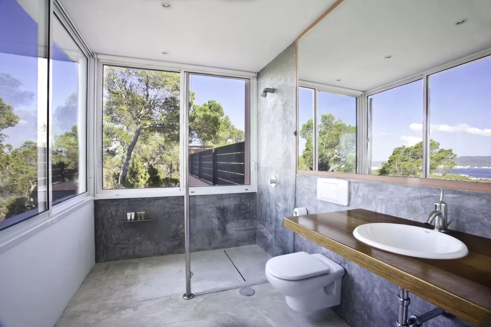 Pep Calo-Bathroom