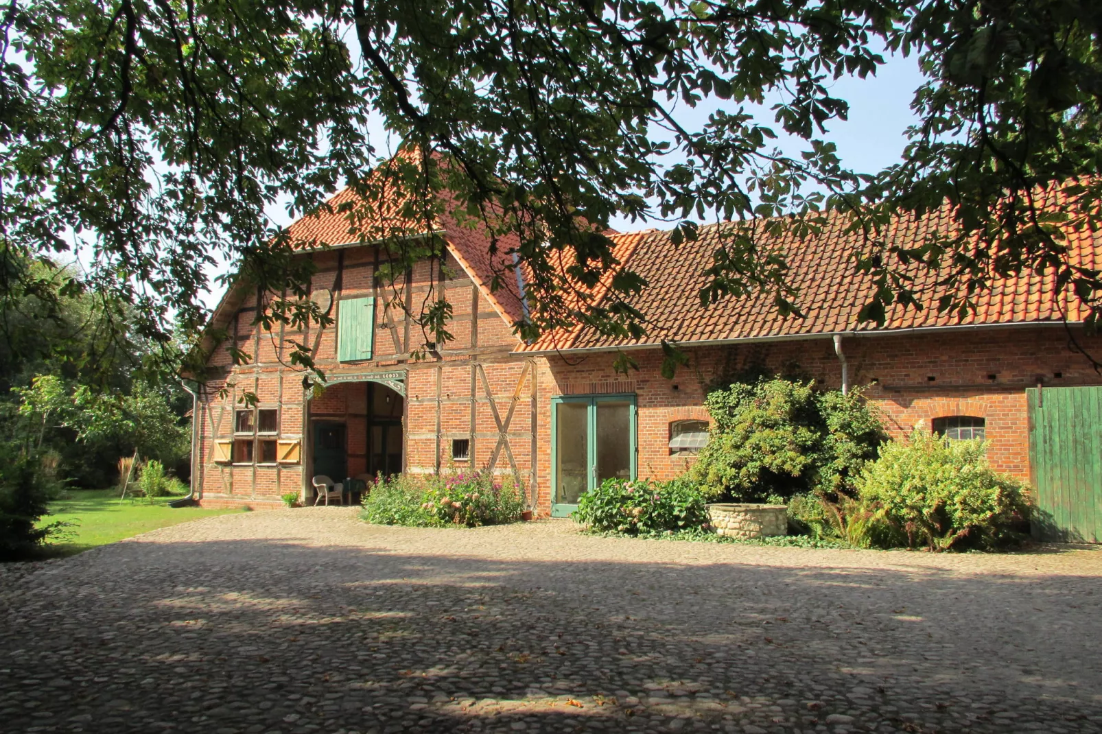 Biobauernhof-Außenbereich Sommer