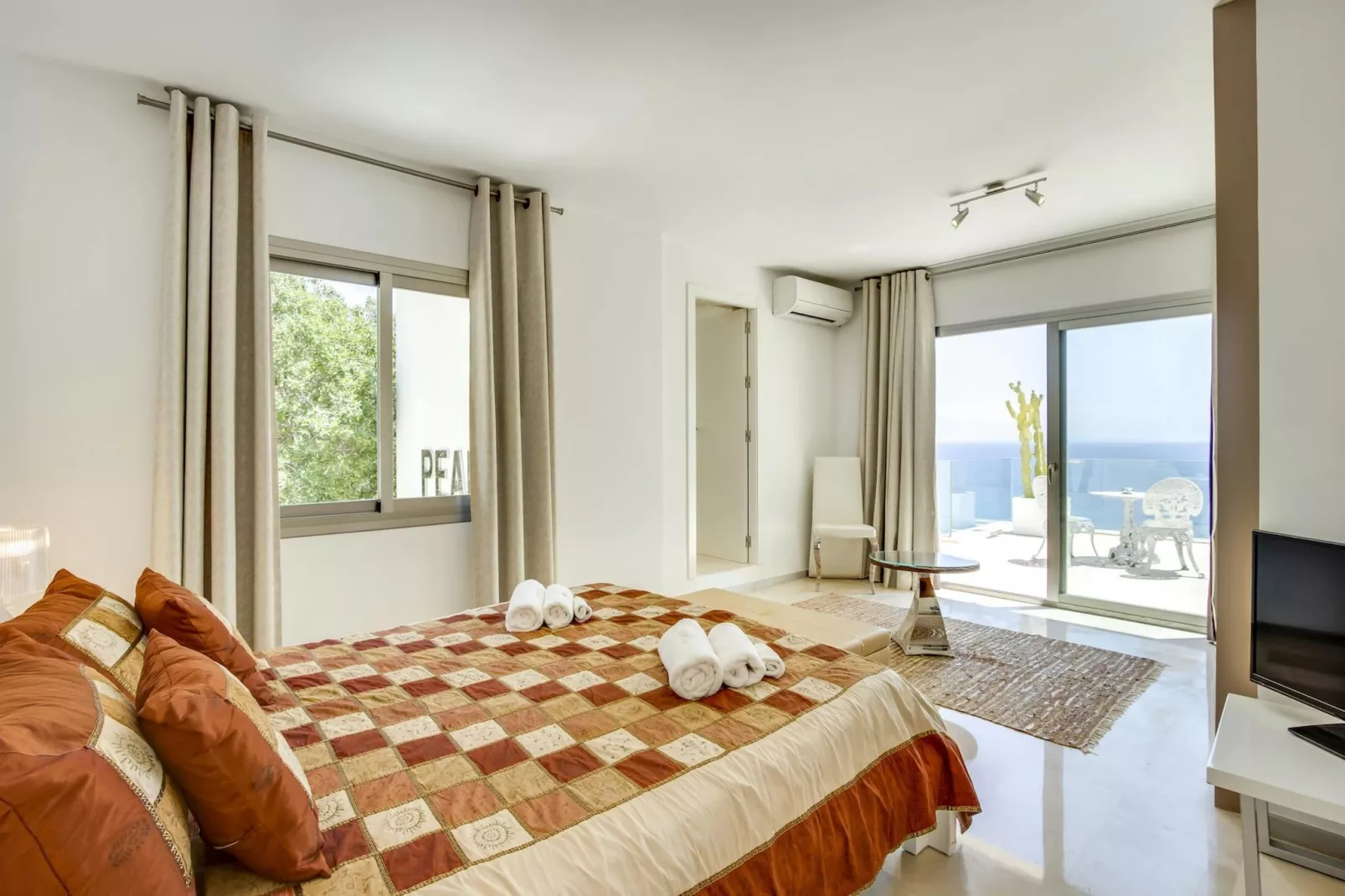 La Villa Es Cubells-Chambre