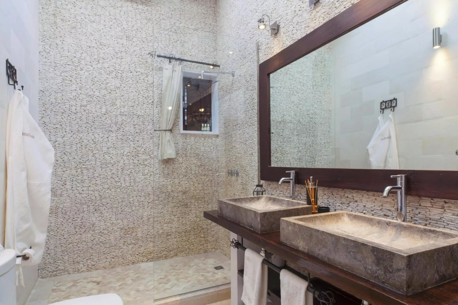 Can Reyna-Bathroom