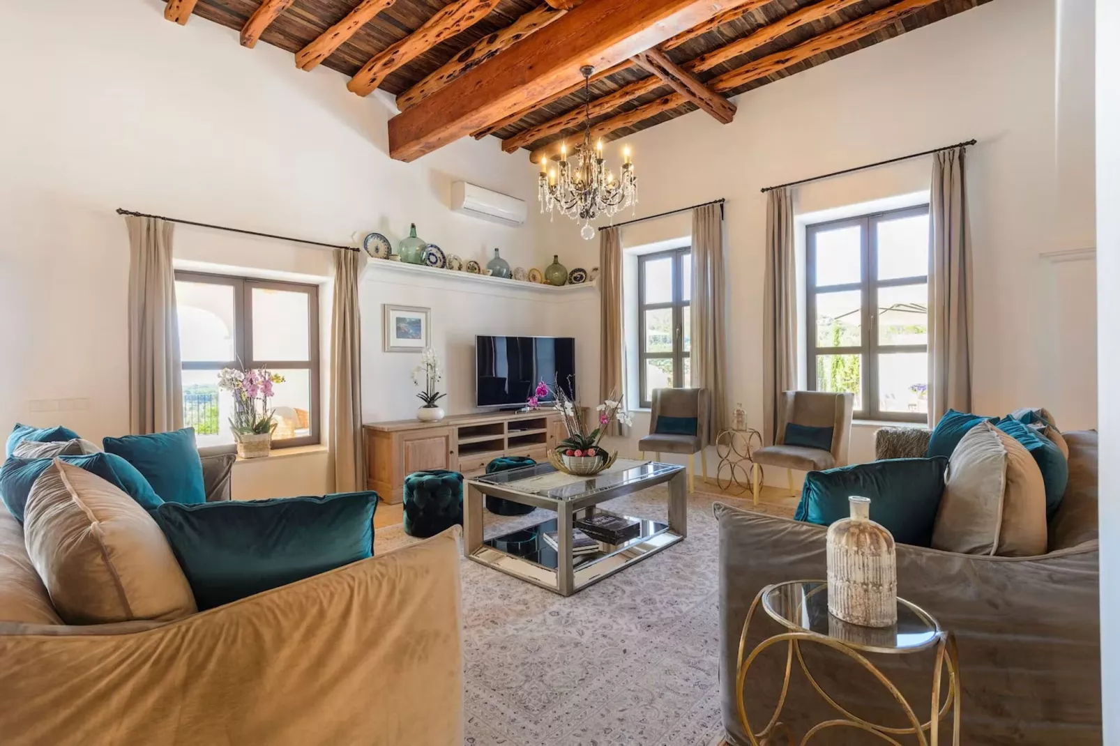 Sunrise-Living room