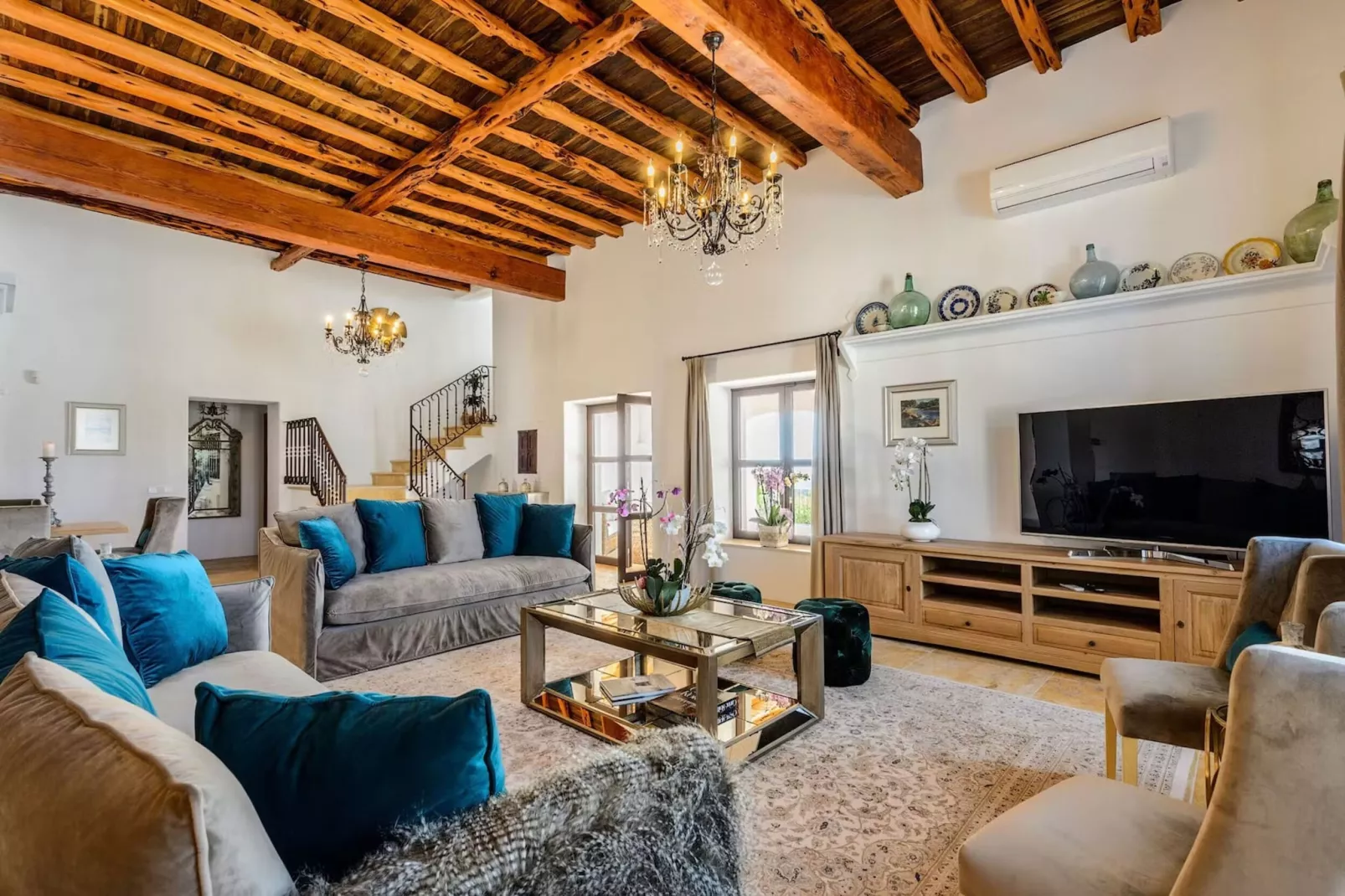 Sunrise-Living room