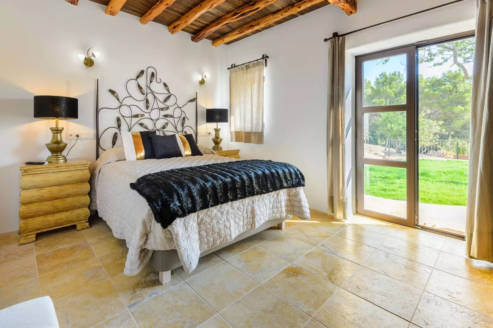 Sunrise-Bedroom