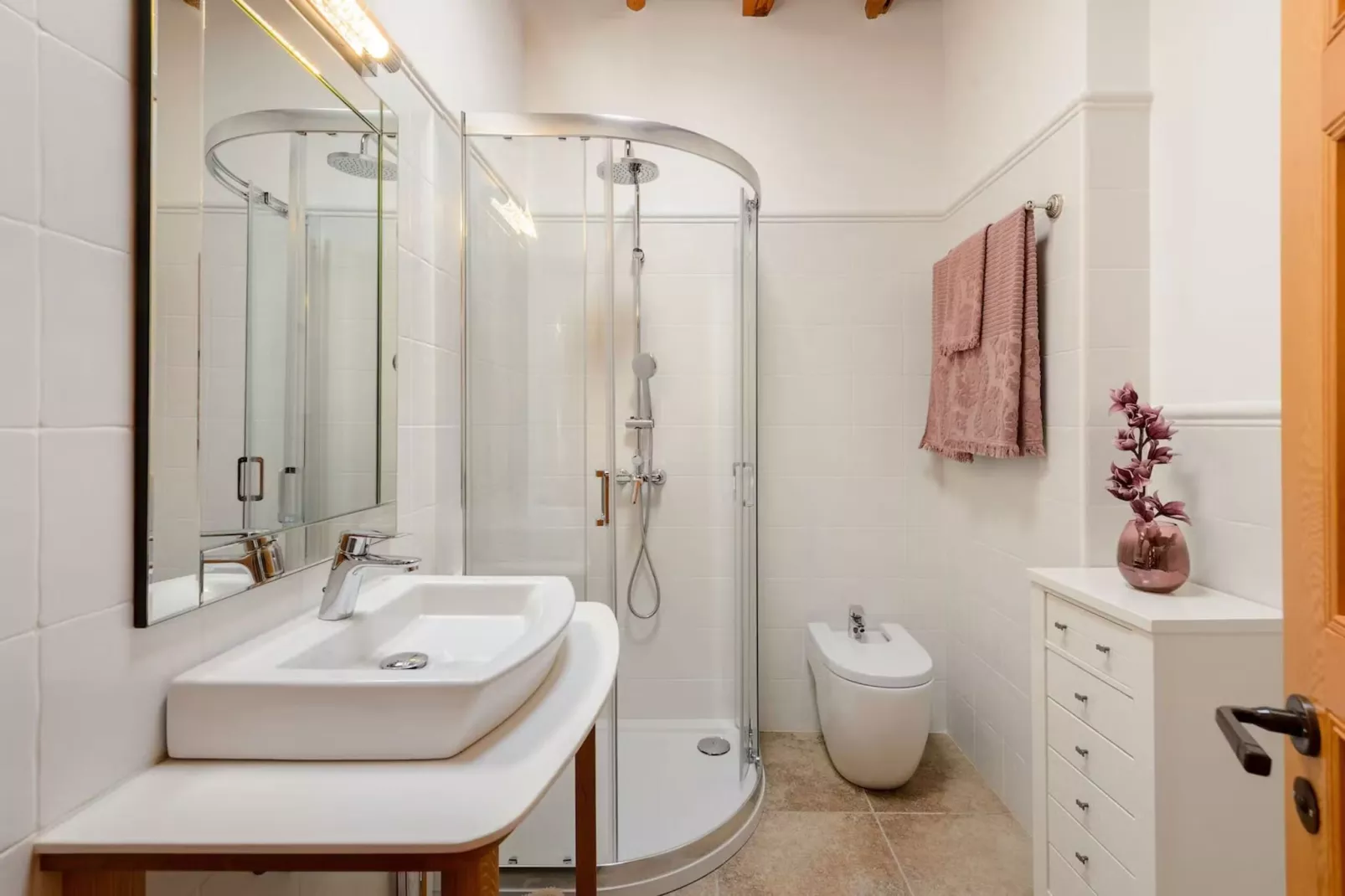 Sunrise-Bathroom