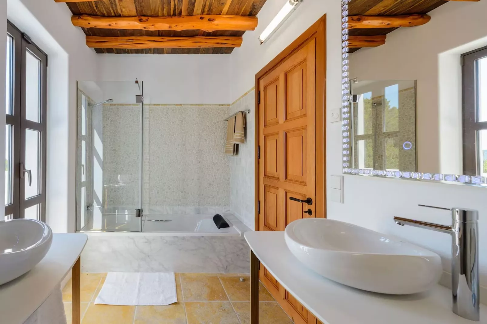 Sunrise-Bathroom