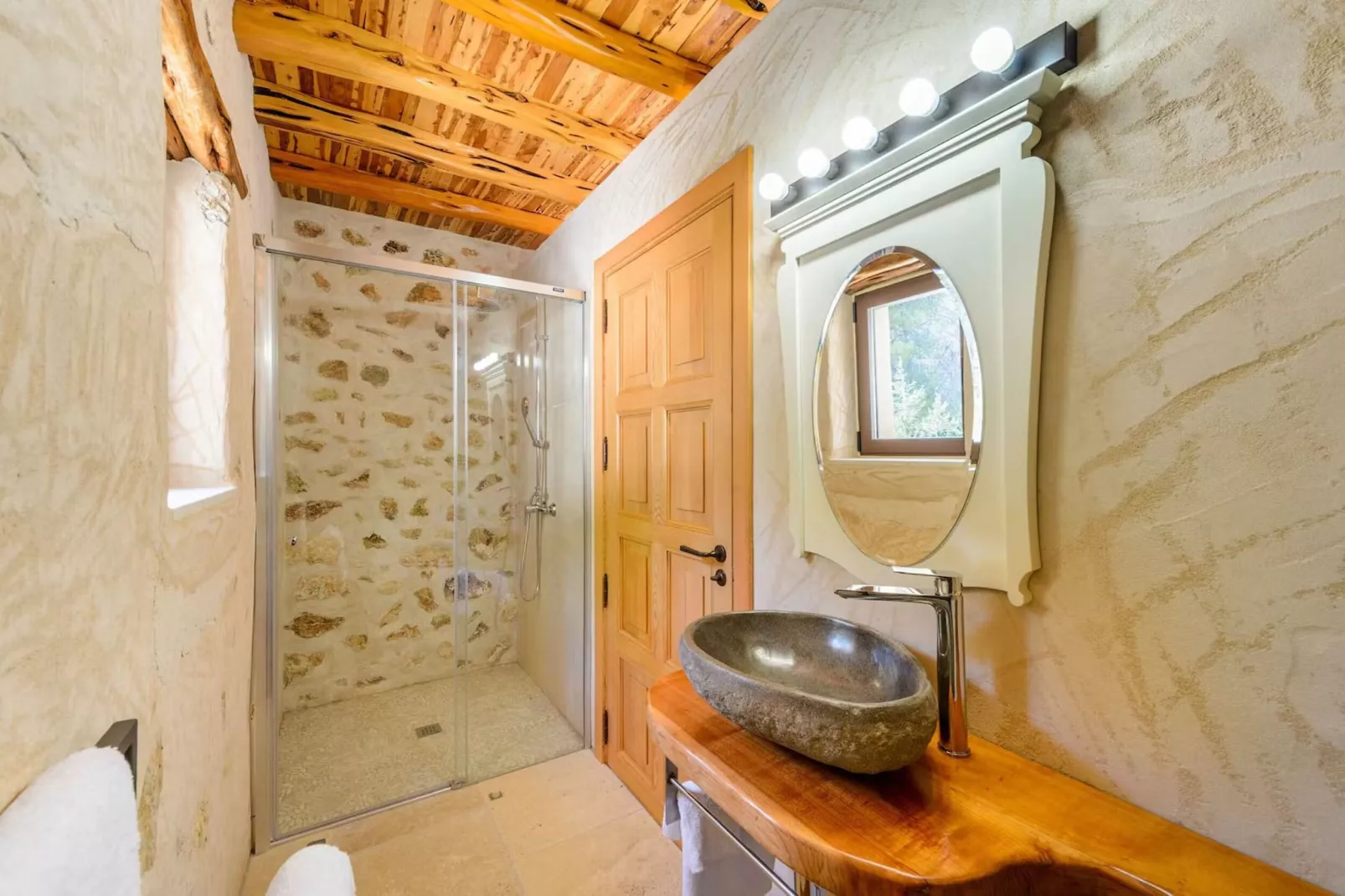 Sunrise-Bathroom