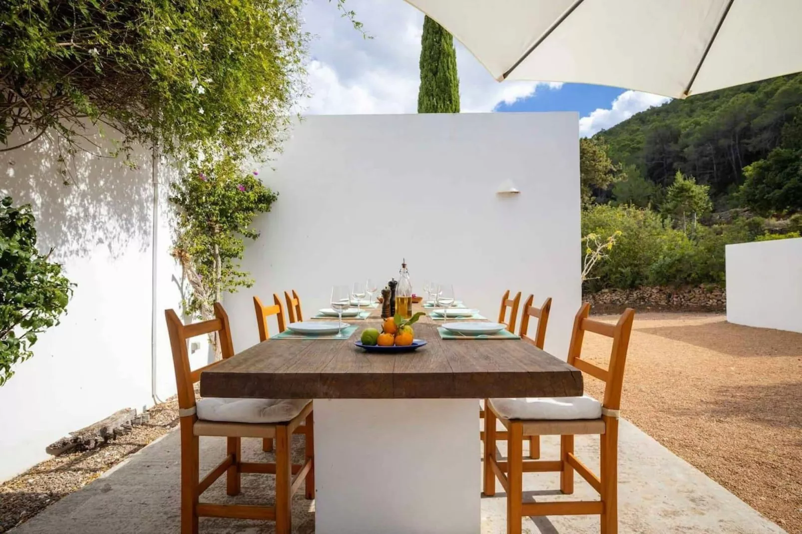 Can Perez-Dining room