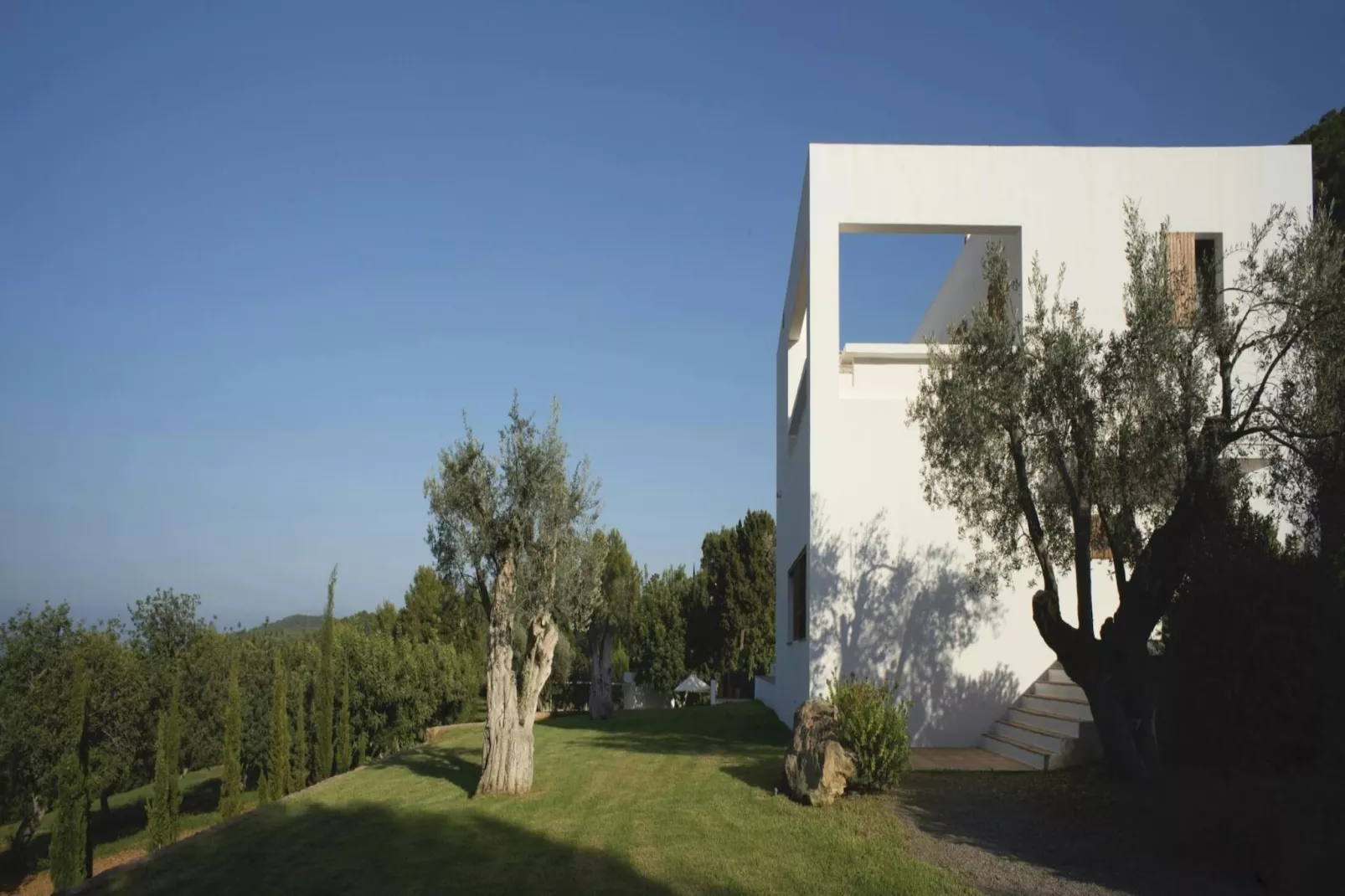 Can Perez-Exterior summer