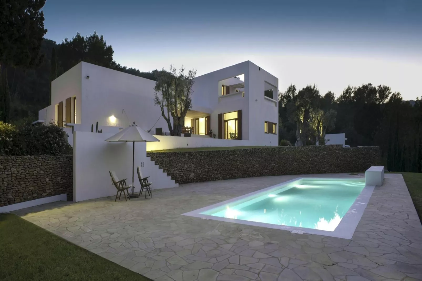 Can Perez-Exterior summer