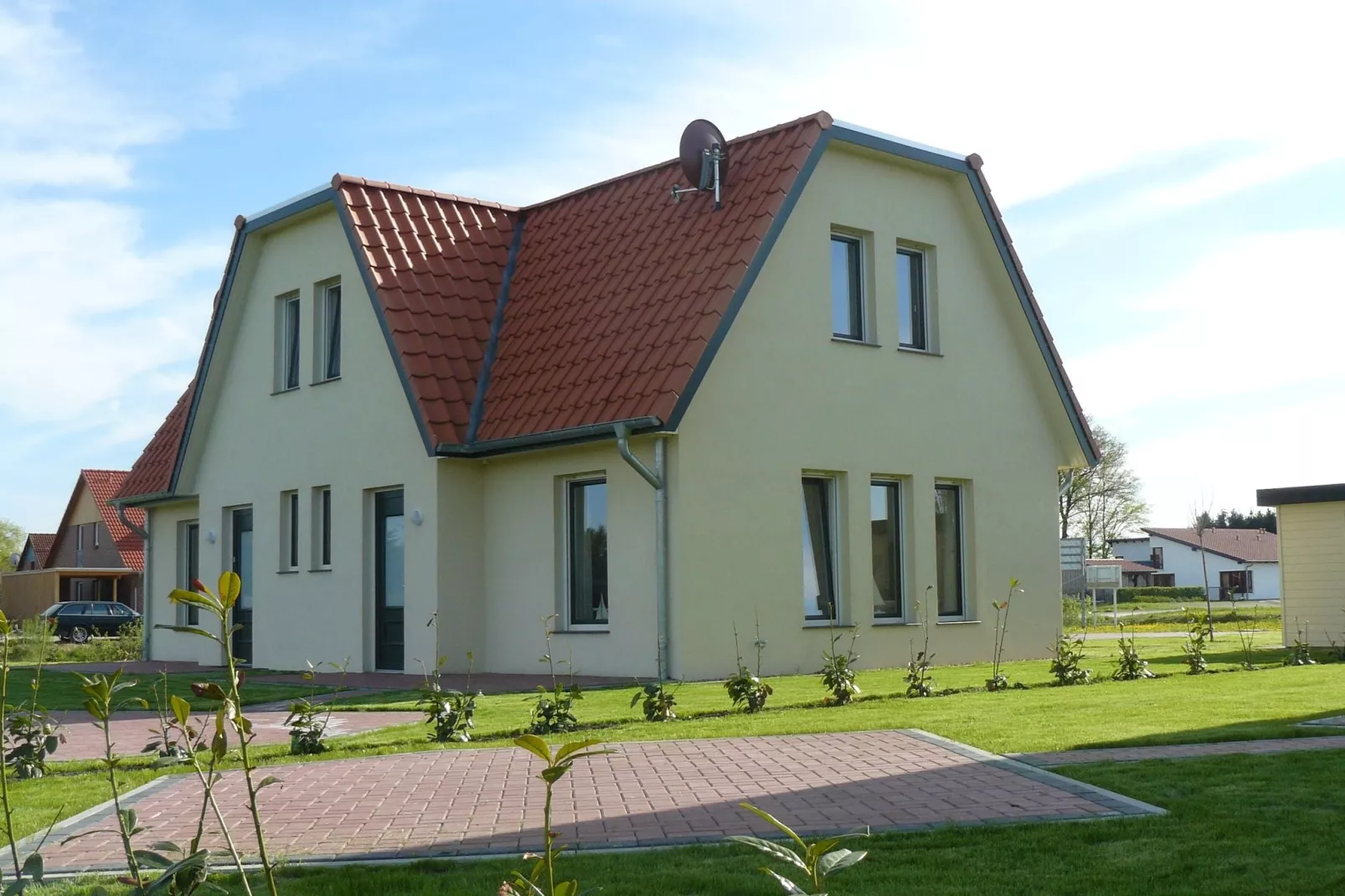 Ericaheidepark-Exterior in summer