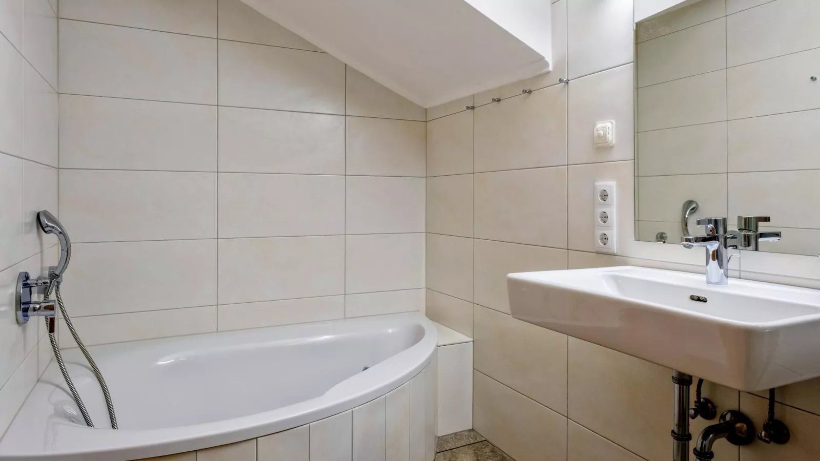 Haus Filzstein-Bathroom