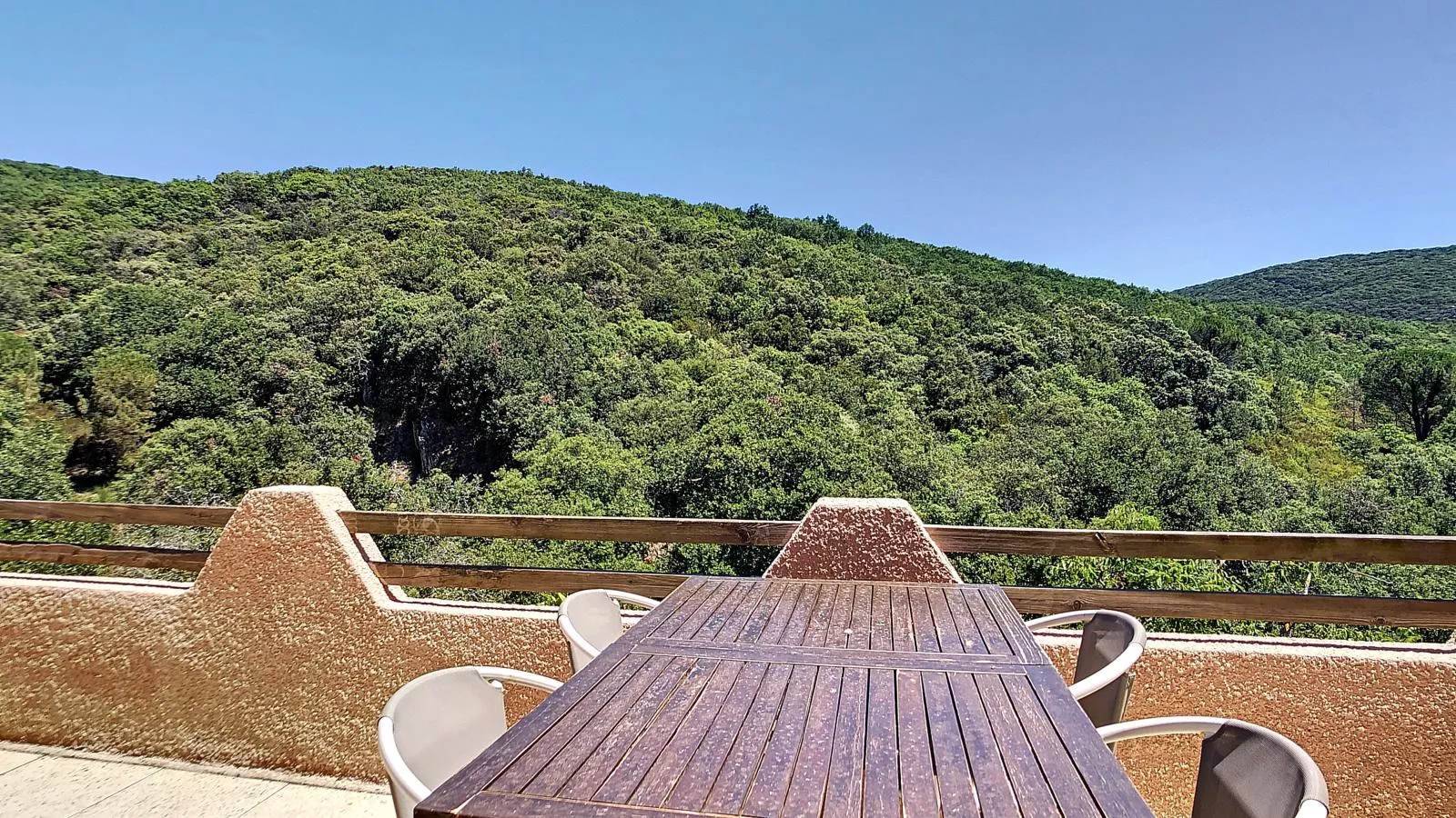 Oleandre-Terrace balcony
