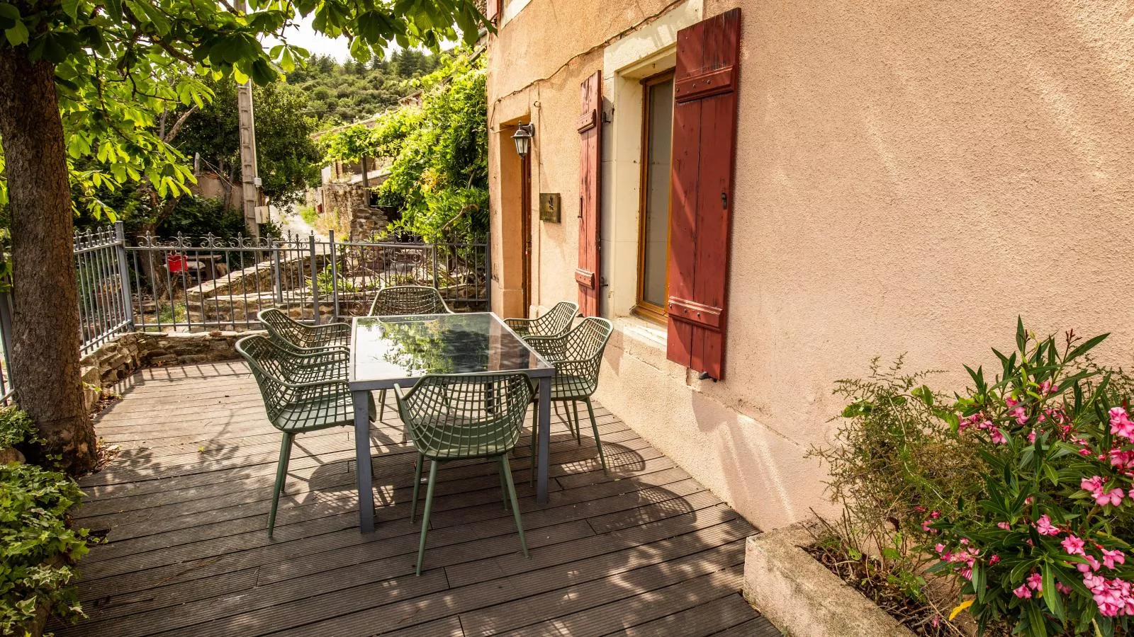 Marronnier-Terrace balcony