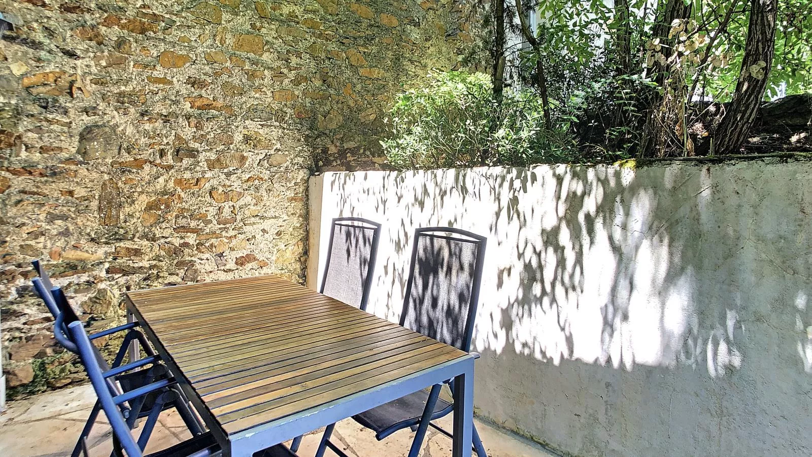 Cypres-Terrace balcony