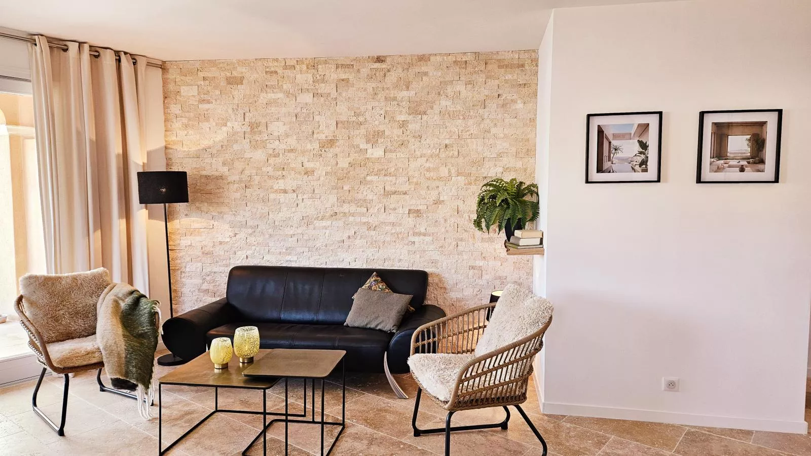 Laurier-Living room