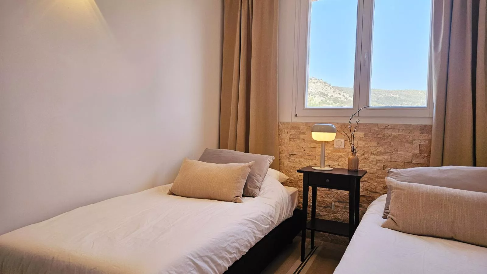 Laurier-Bedroom