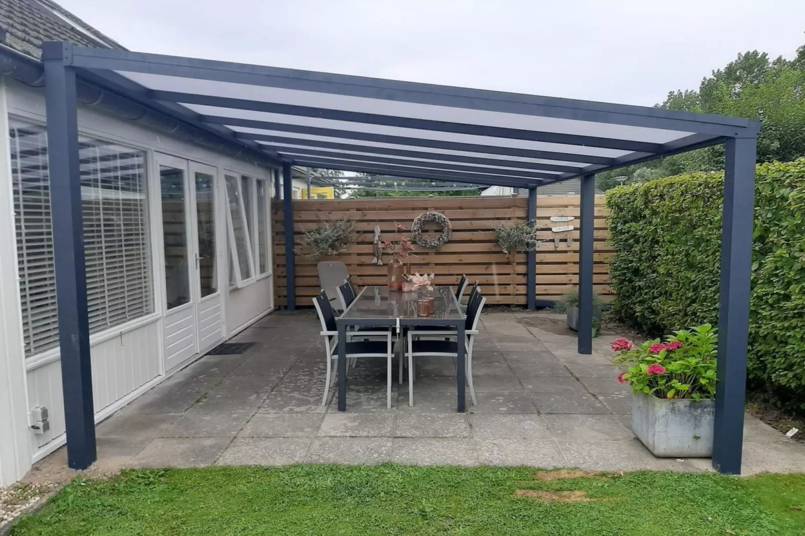 Schoneveld 121 Duinroos Breskens-Terrace balcony