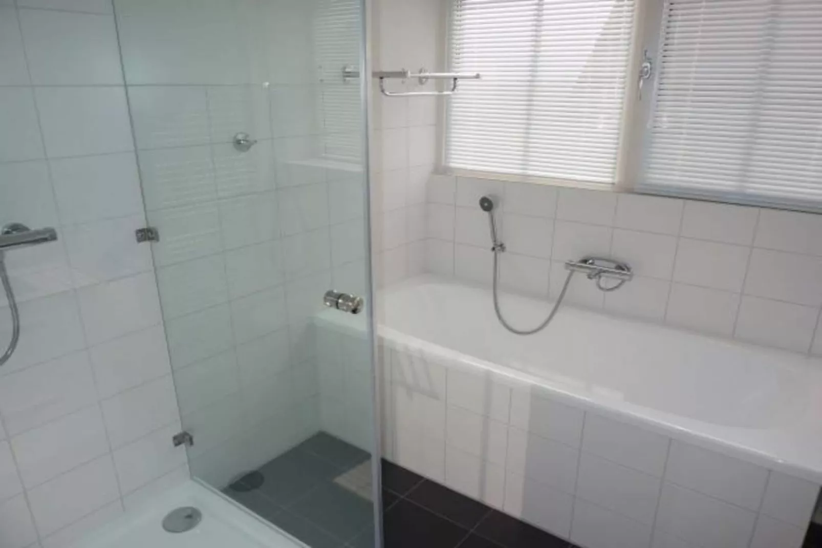 Landgoed de Lente 28 Tulp Breskens-Bathroom