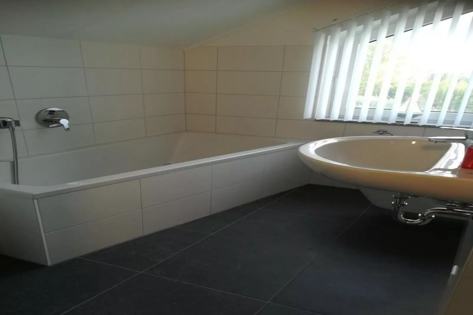 Scheldeveste 17 Schelde de luxe Breskens-Bathroom