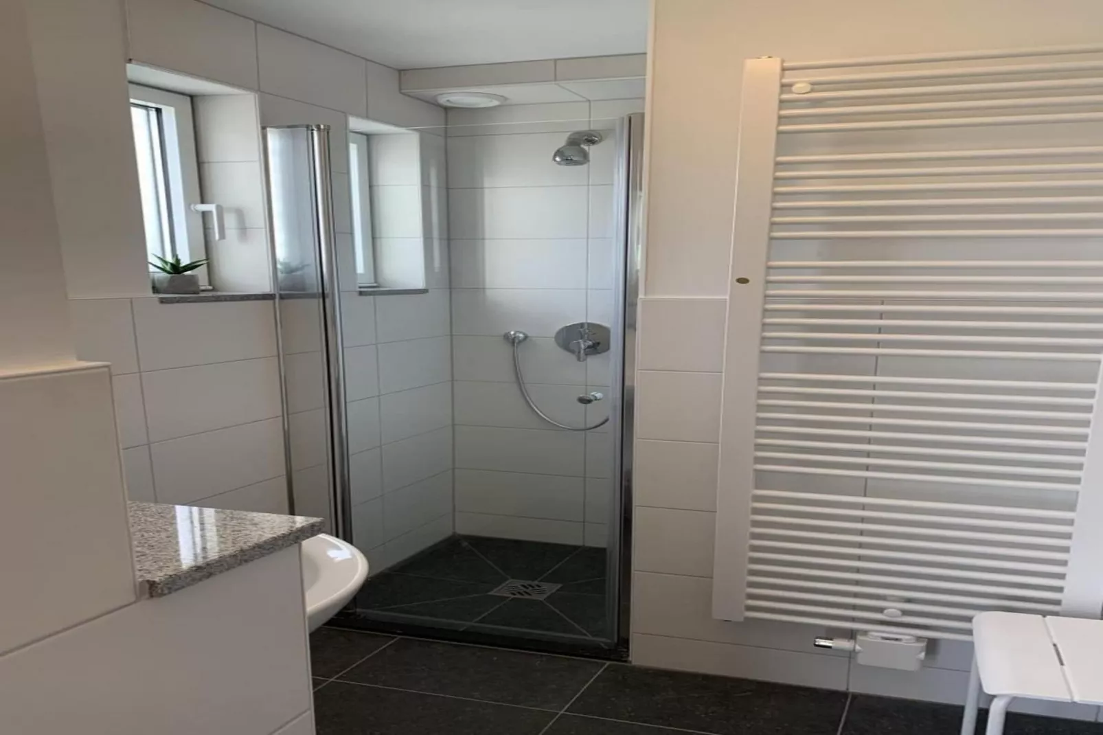 Scheldeveste 17 Schelde de luxe Breskens-Bathroom