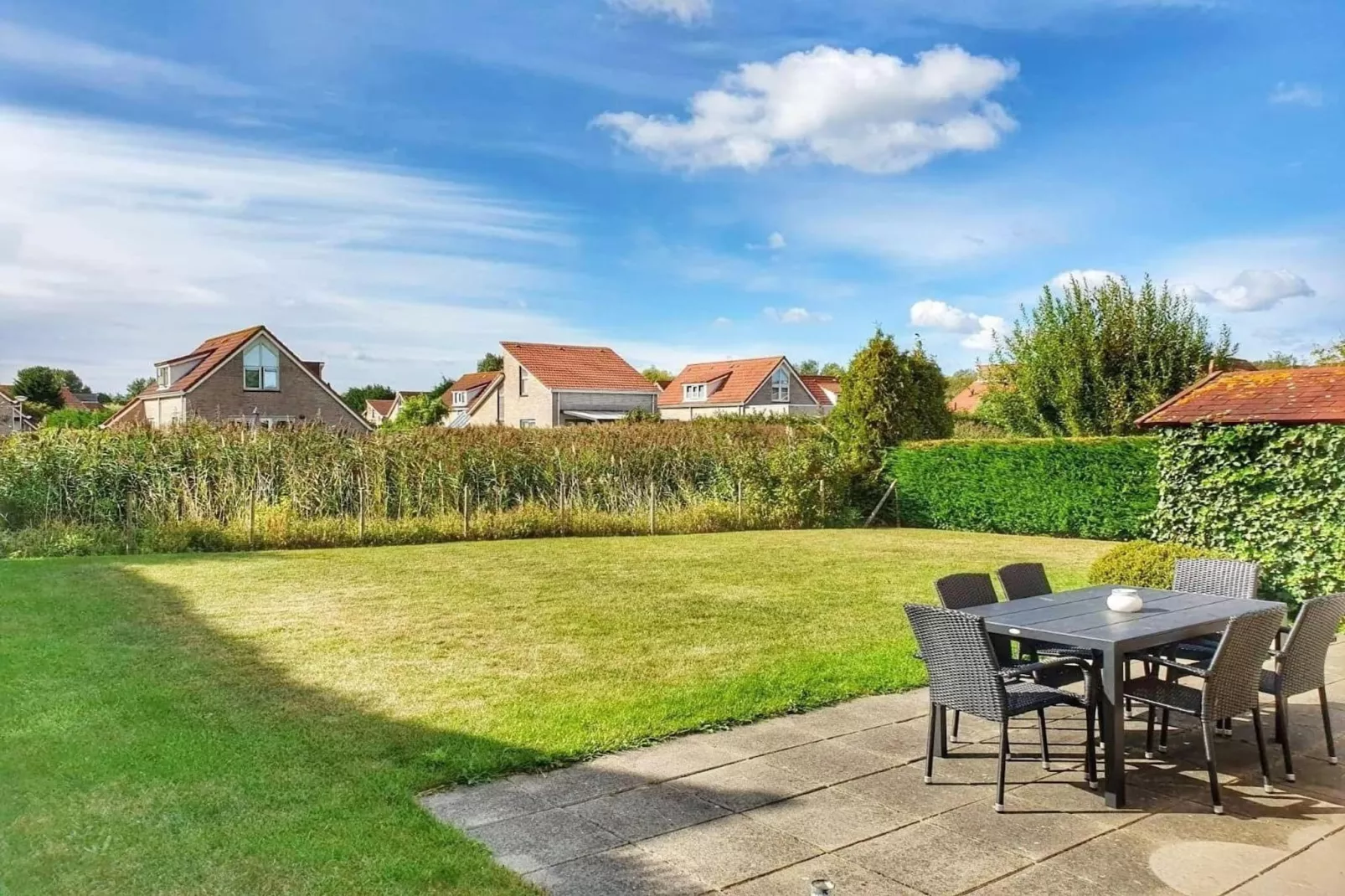 Scheldeveste 228 Zwin Breskens-Gardens summer