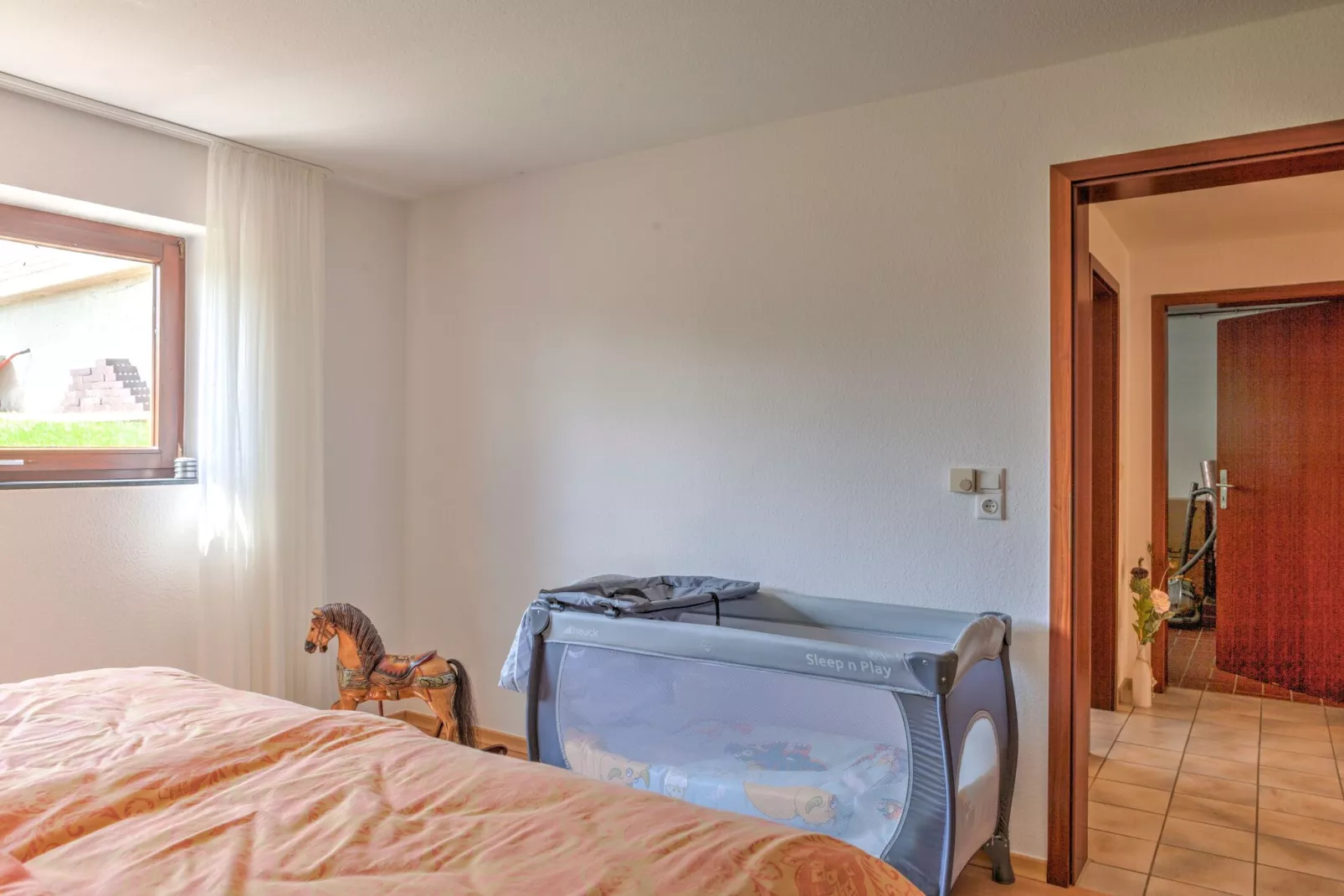 Aurelia-Bedroom