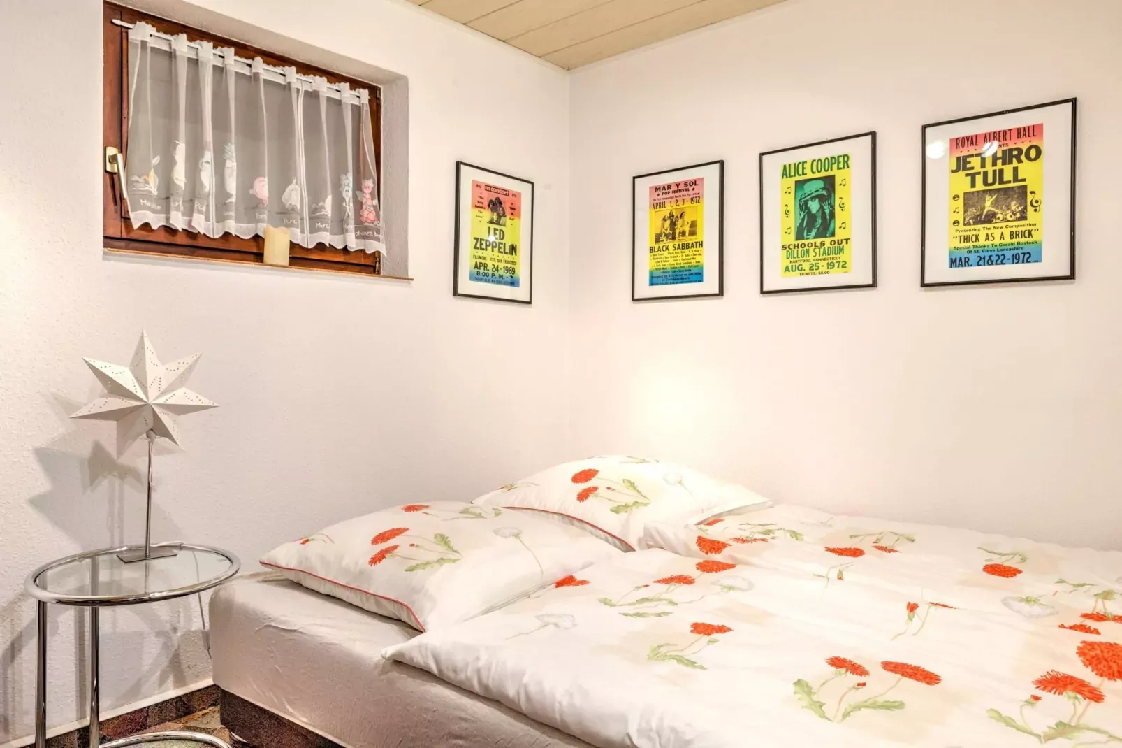 Aurelia-Bedroom