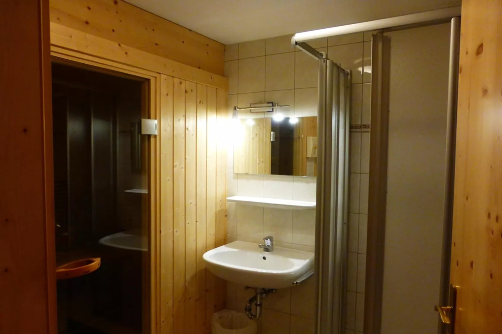 Chalets Om Utens-Bathroom