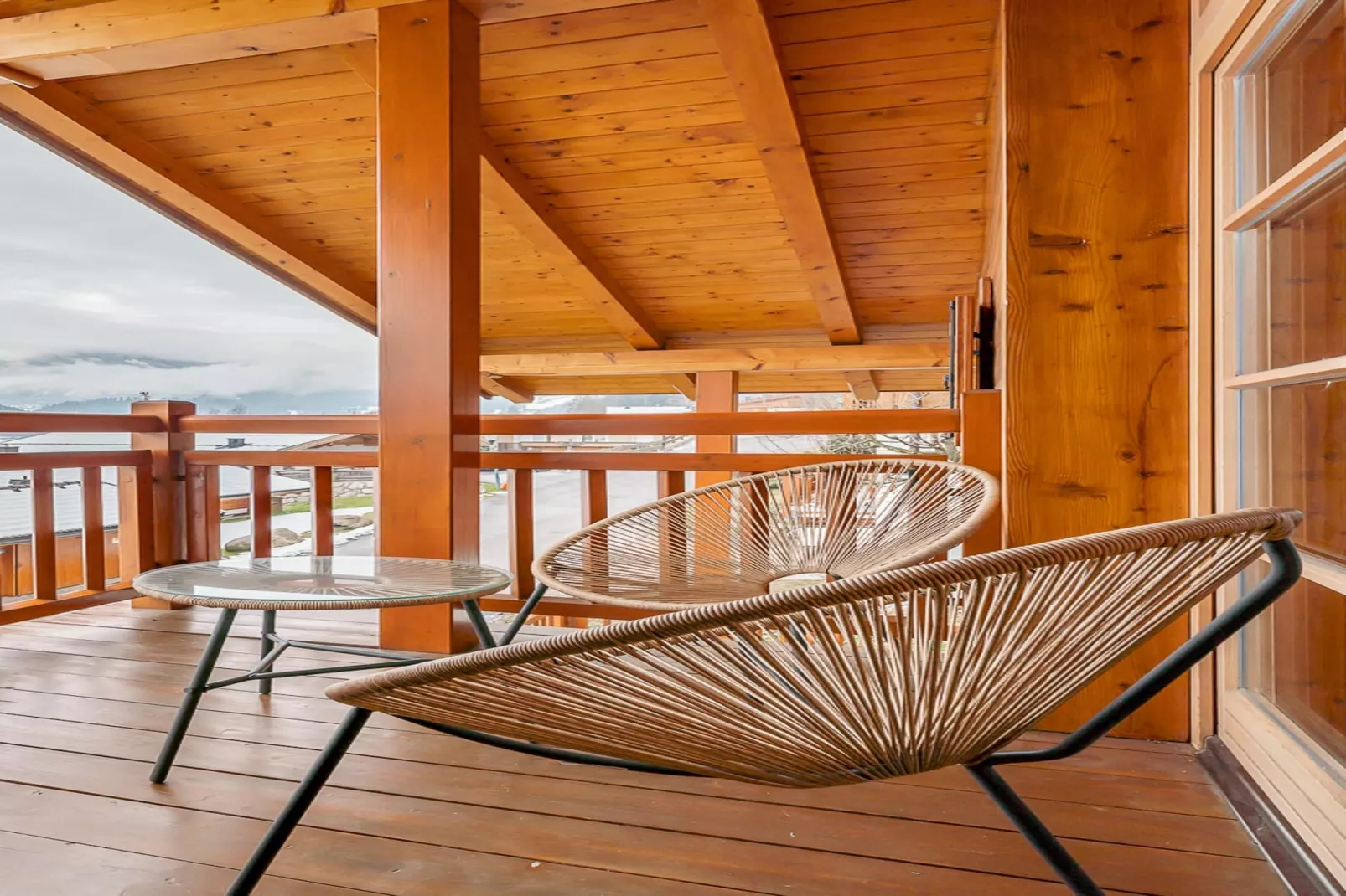 Chalets im Wald-Terrassenbalkon