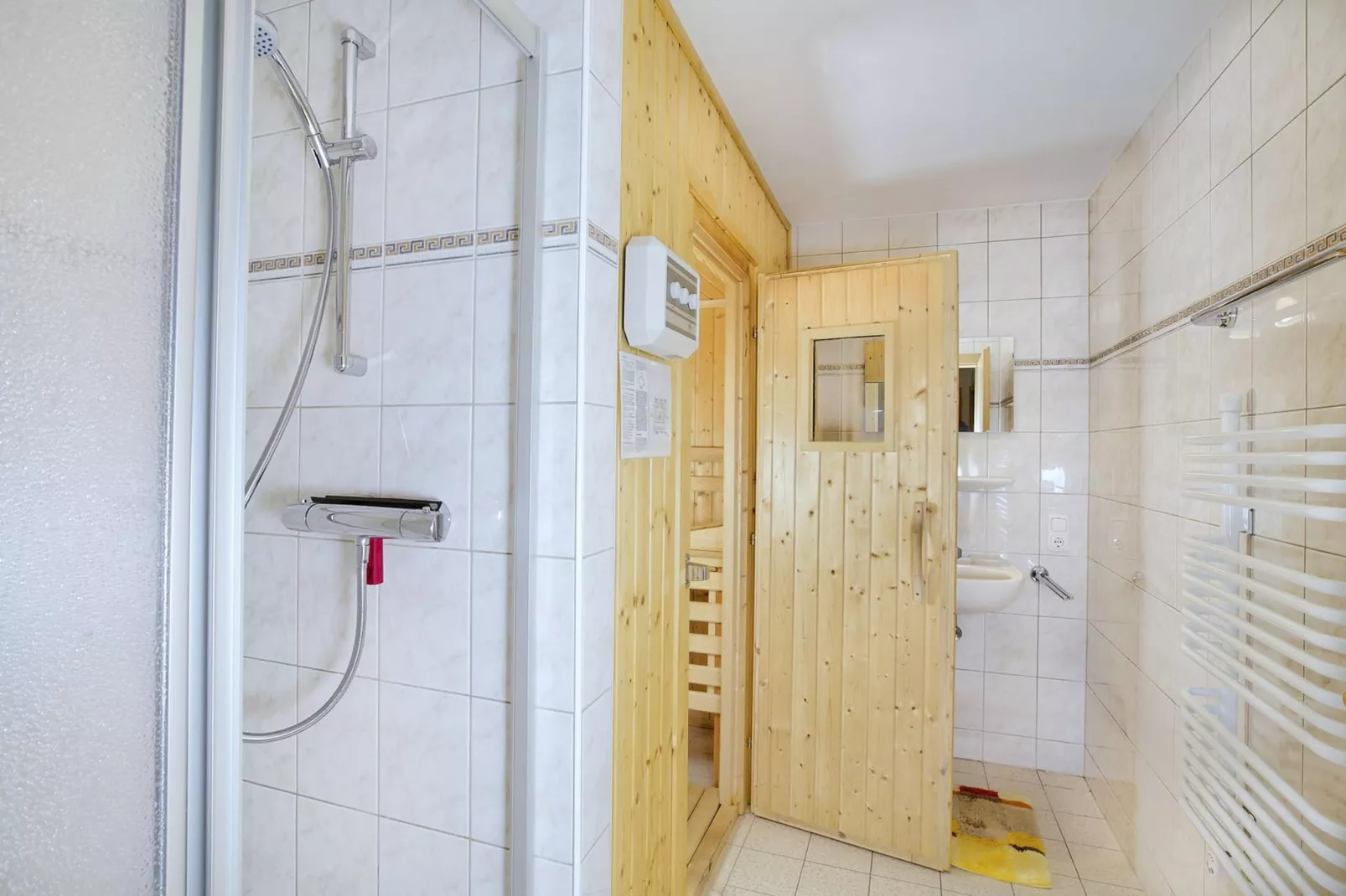 Schöneben Chalet  't Hoge Loo-Bathroom