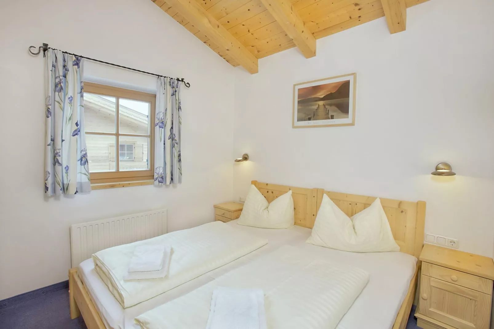 Heidi's Alm Hütte-Bedroom