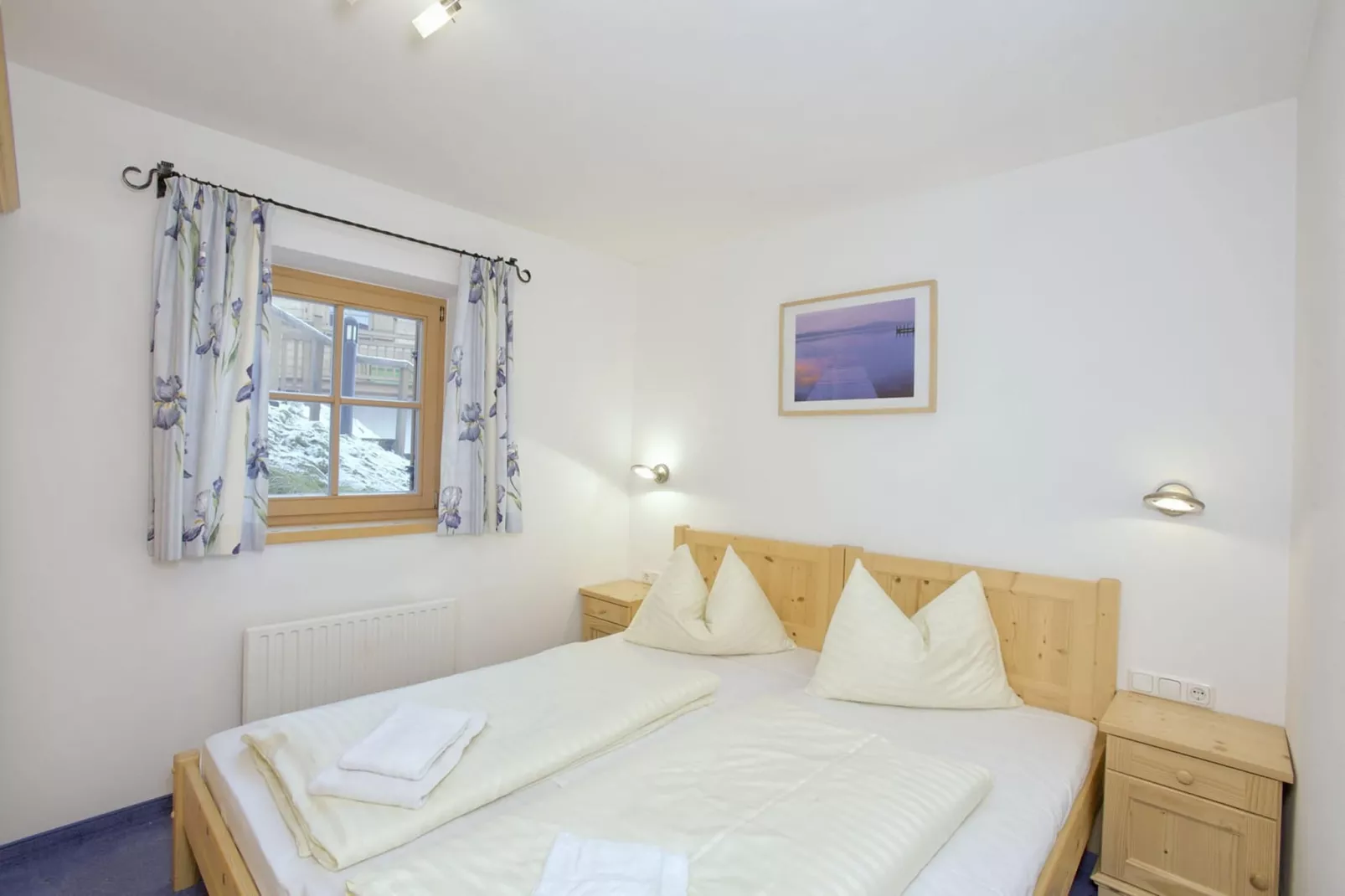 Heidi's Alm Hütte-Bedroom