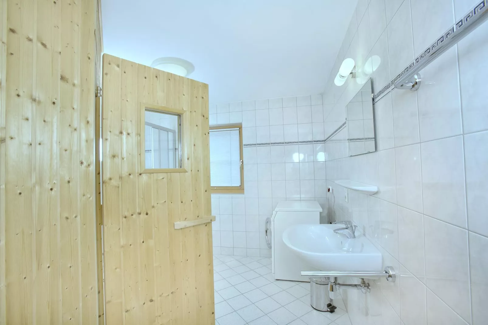 Heidi's Alm Hütte-Bathroom