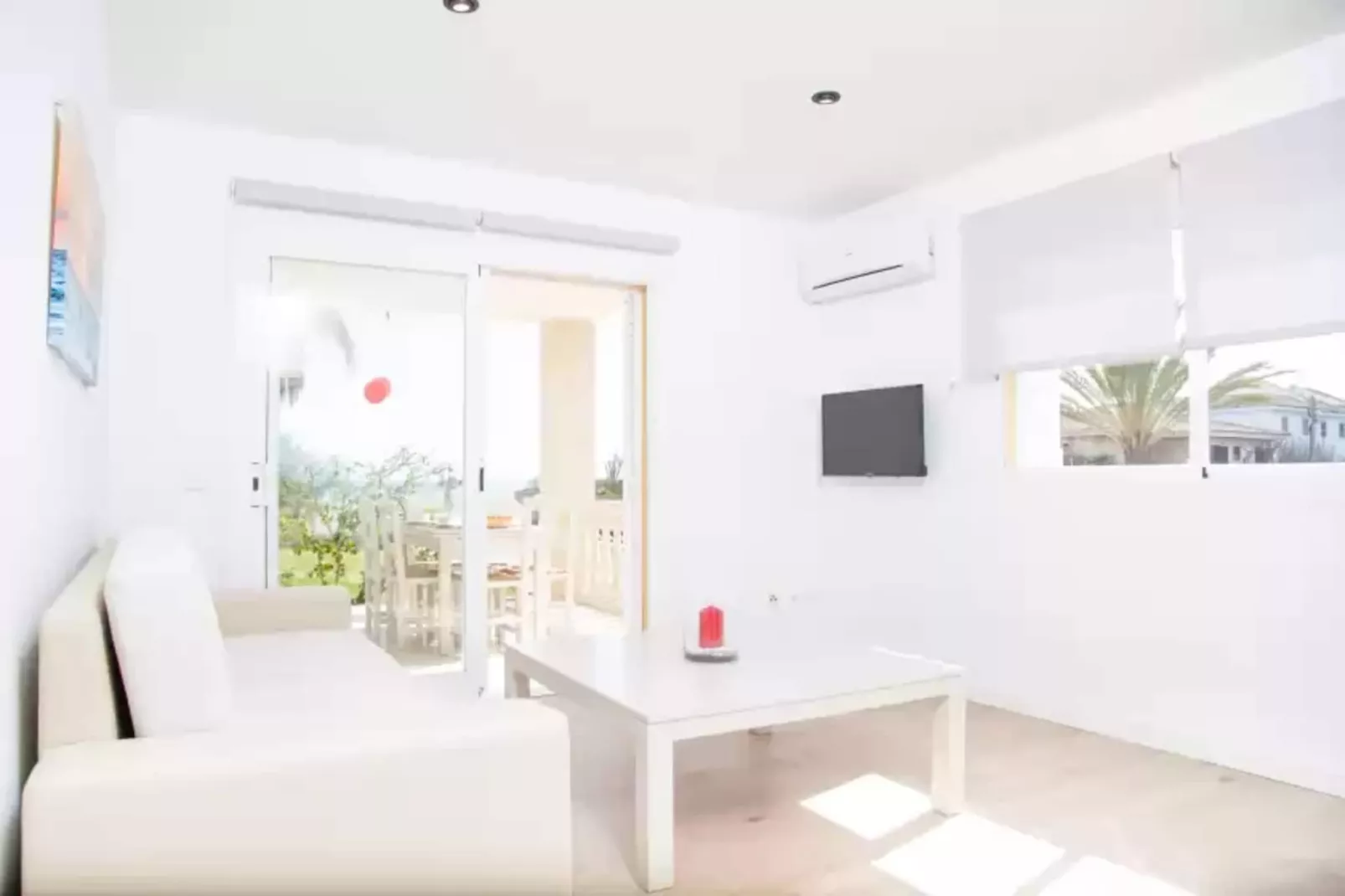 Sun Of The Bay 1 (b3 - A1)-Living room