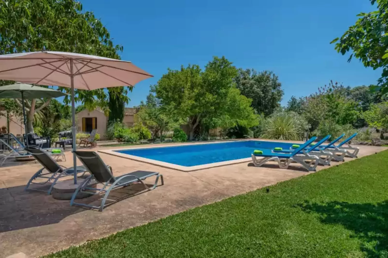 Can Sua-Pool