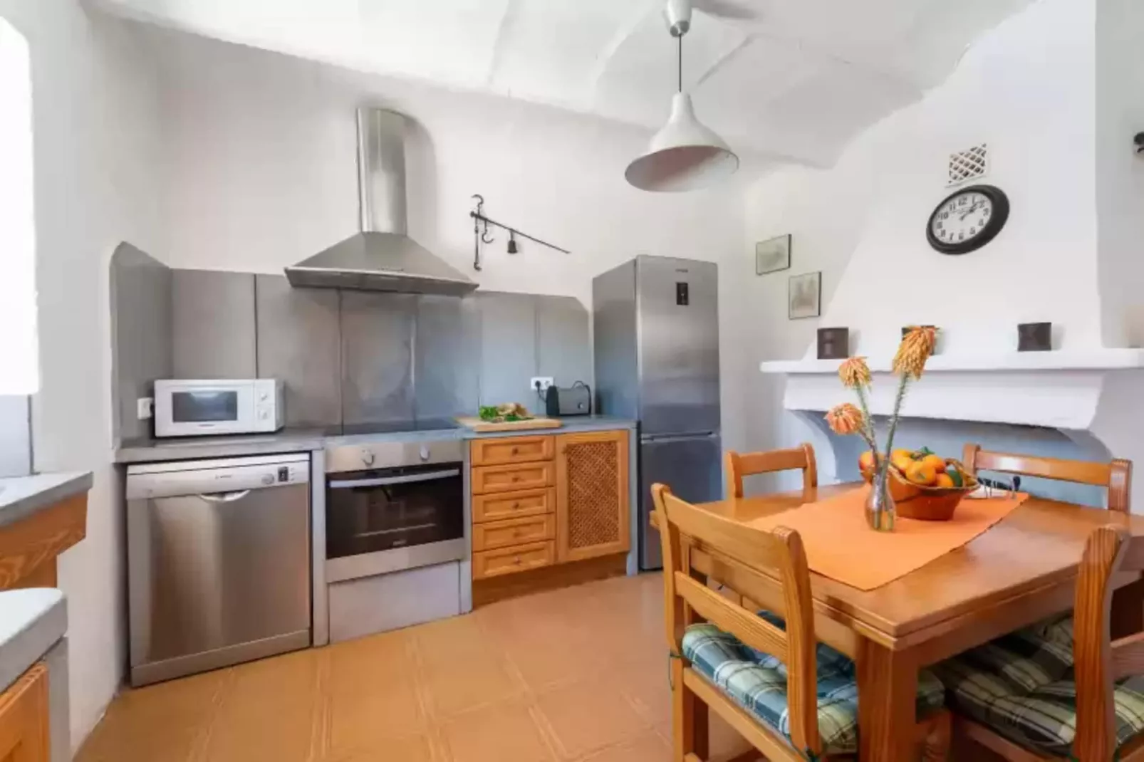 Can Sua-Kitchen
