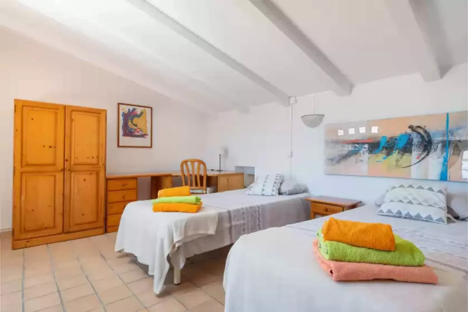 Can Sua-Bedroom
