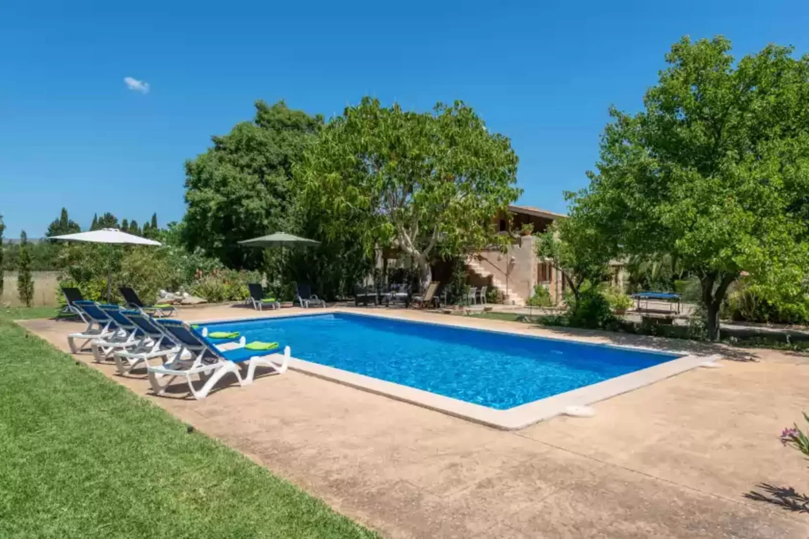 Can Sua-Pool