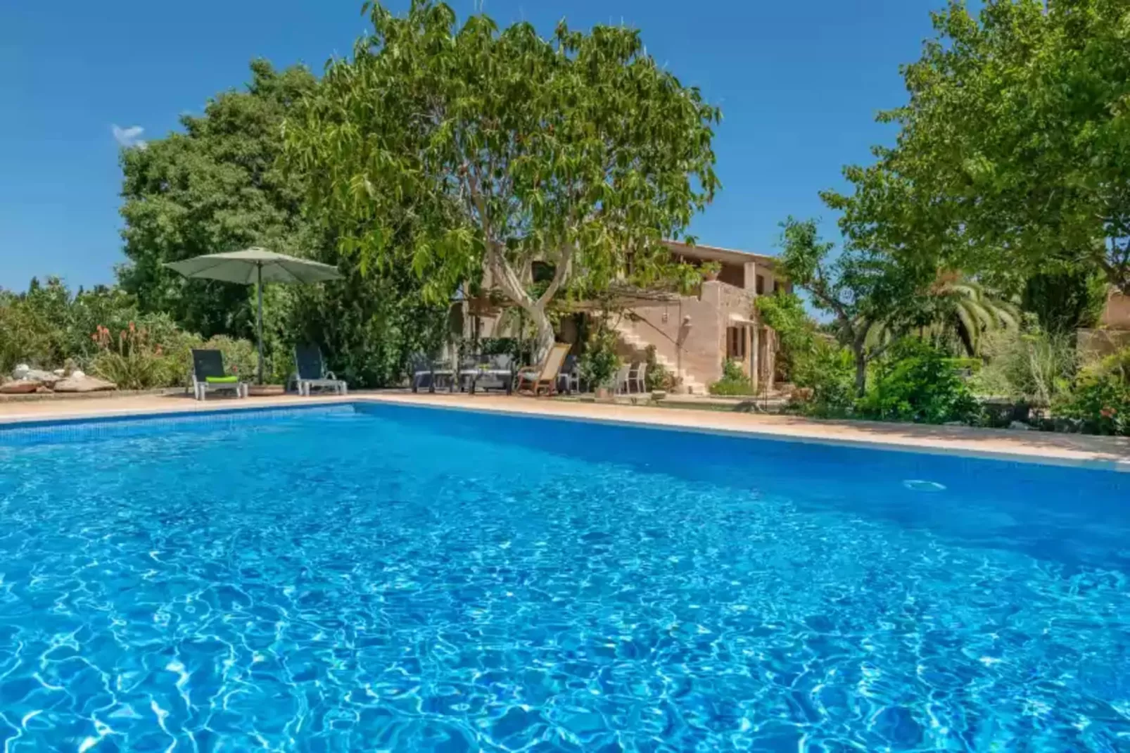 Can Sua-Pool