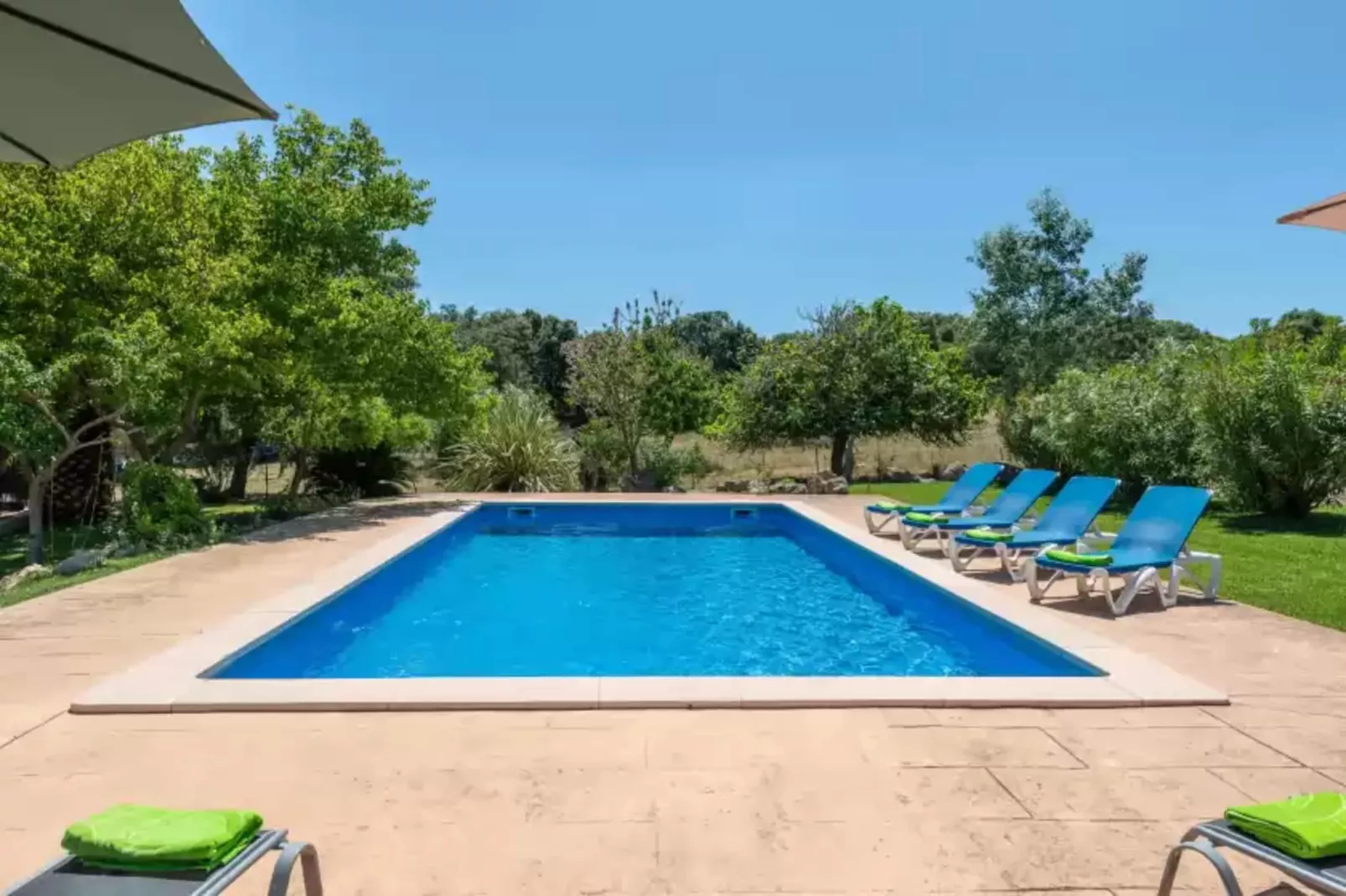 Can Sua-Pool