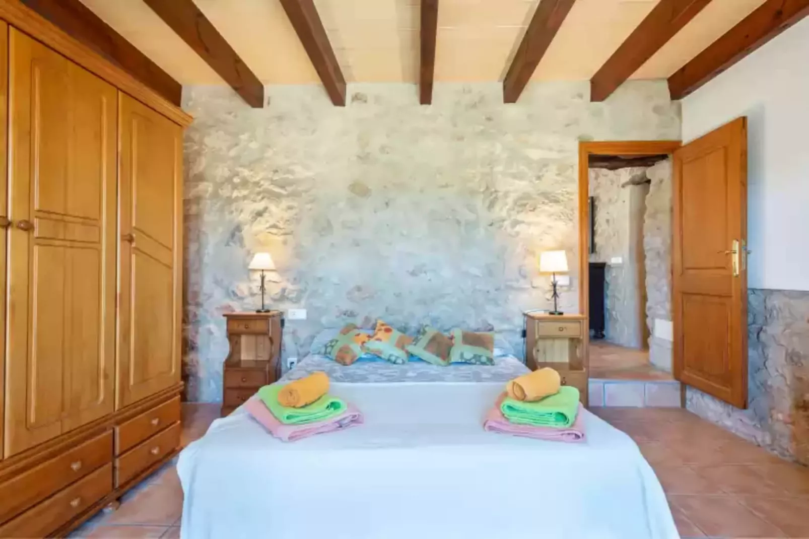 Can Sua-Bedroom