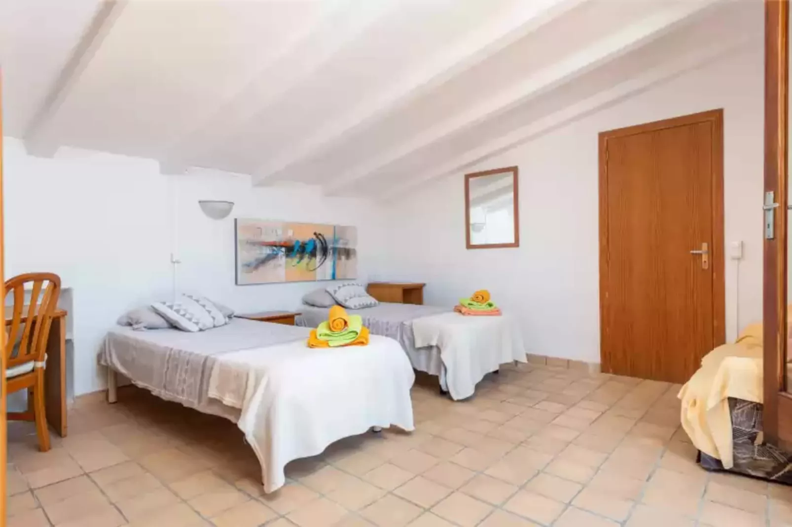 Can Sua-Bedroom