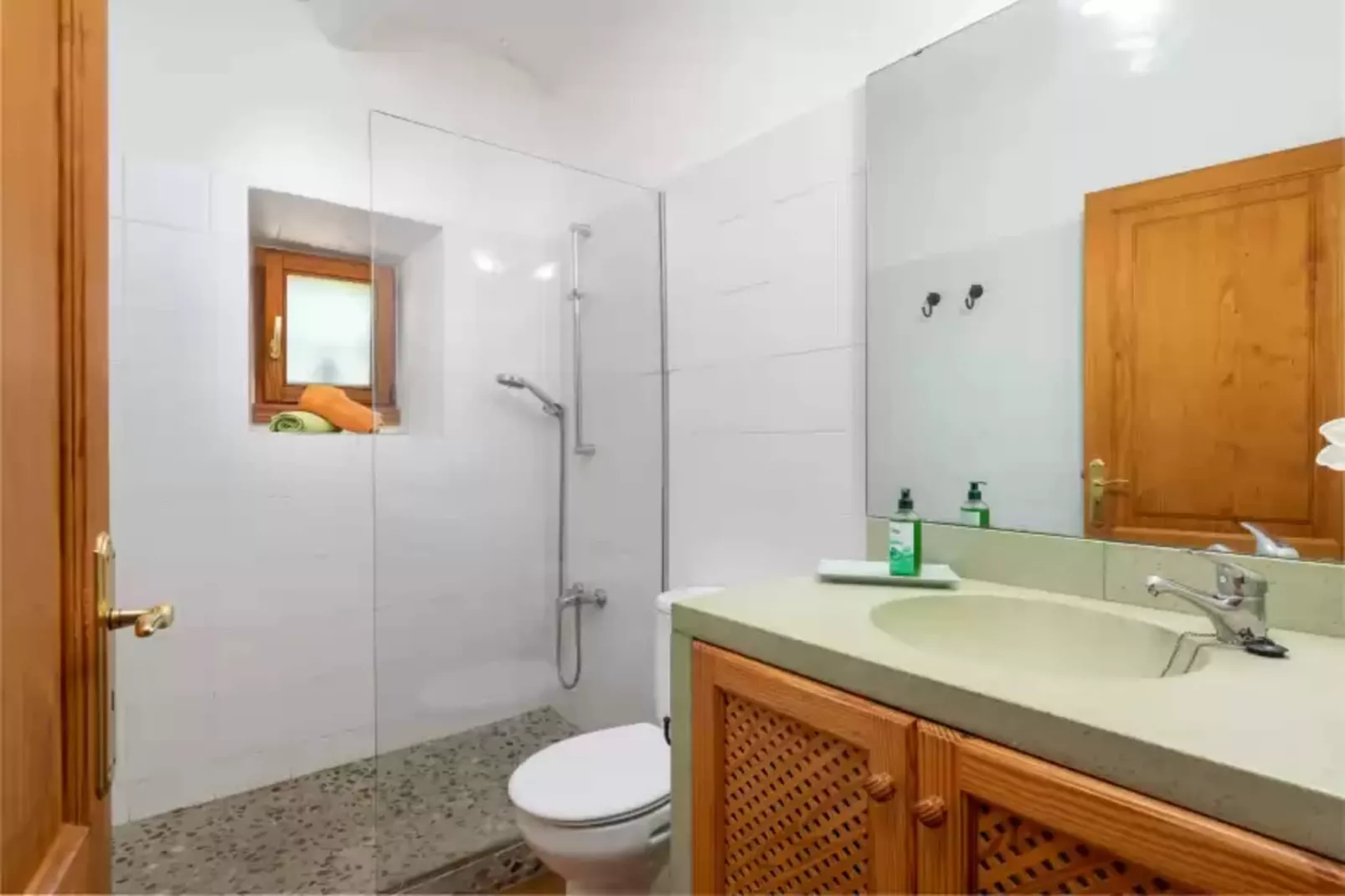 Can Sua-Bathroom