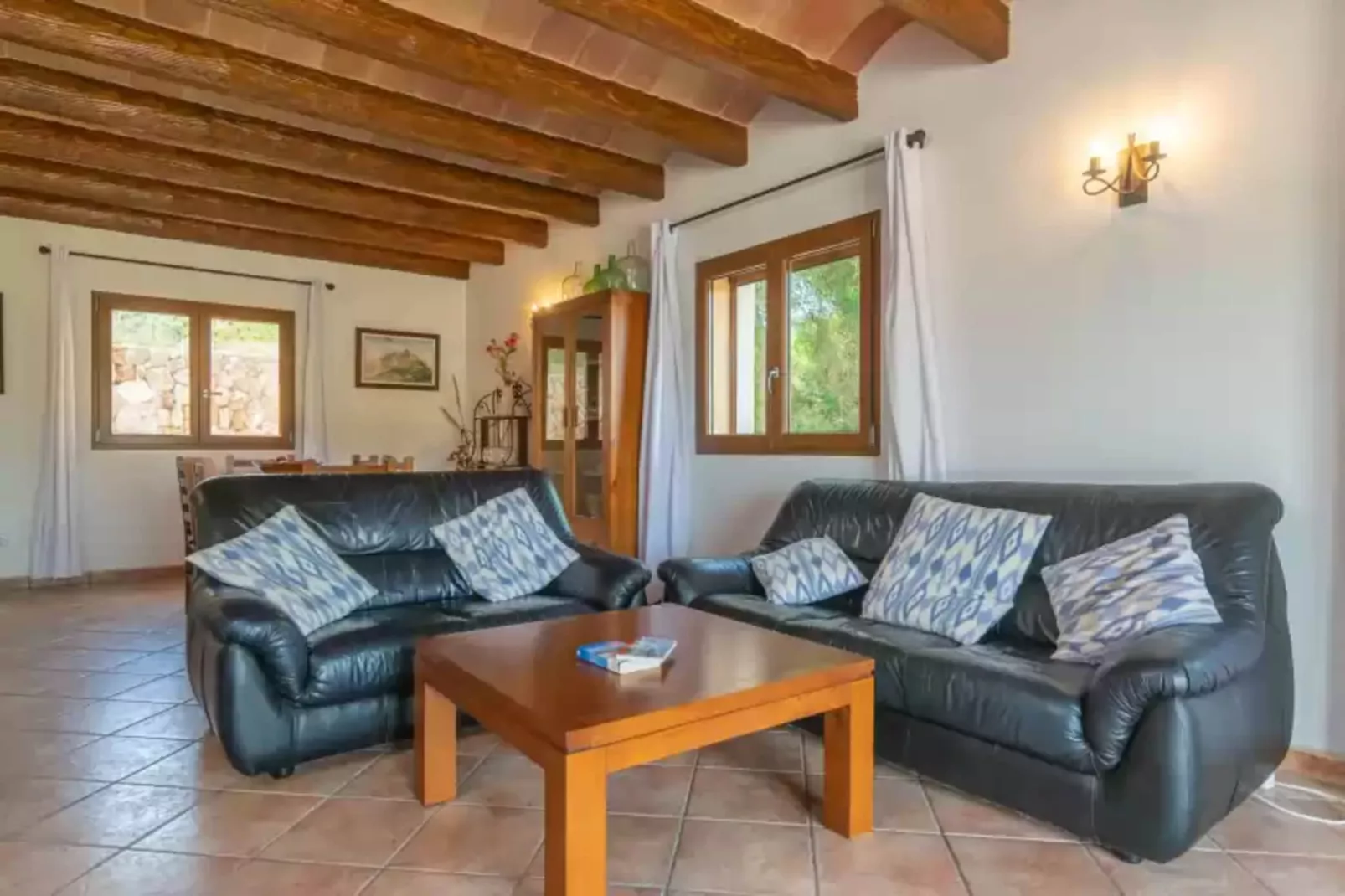 Son Barrigo-Living room