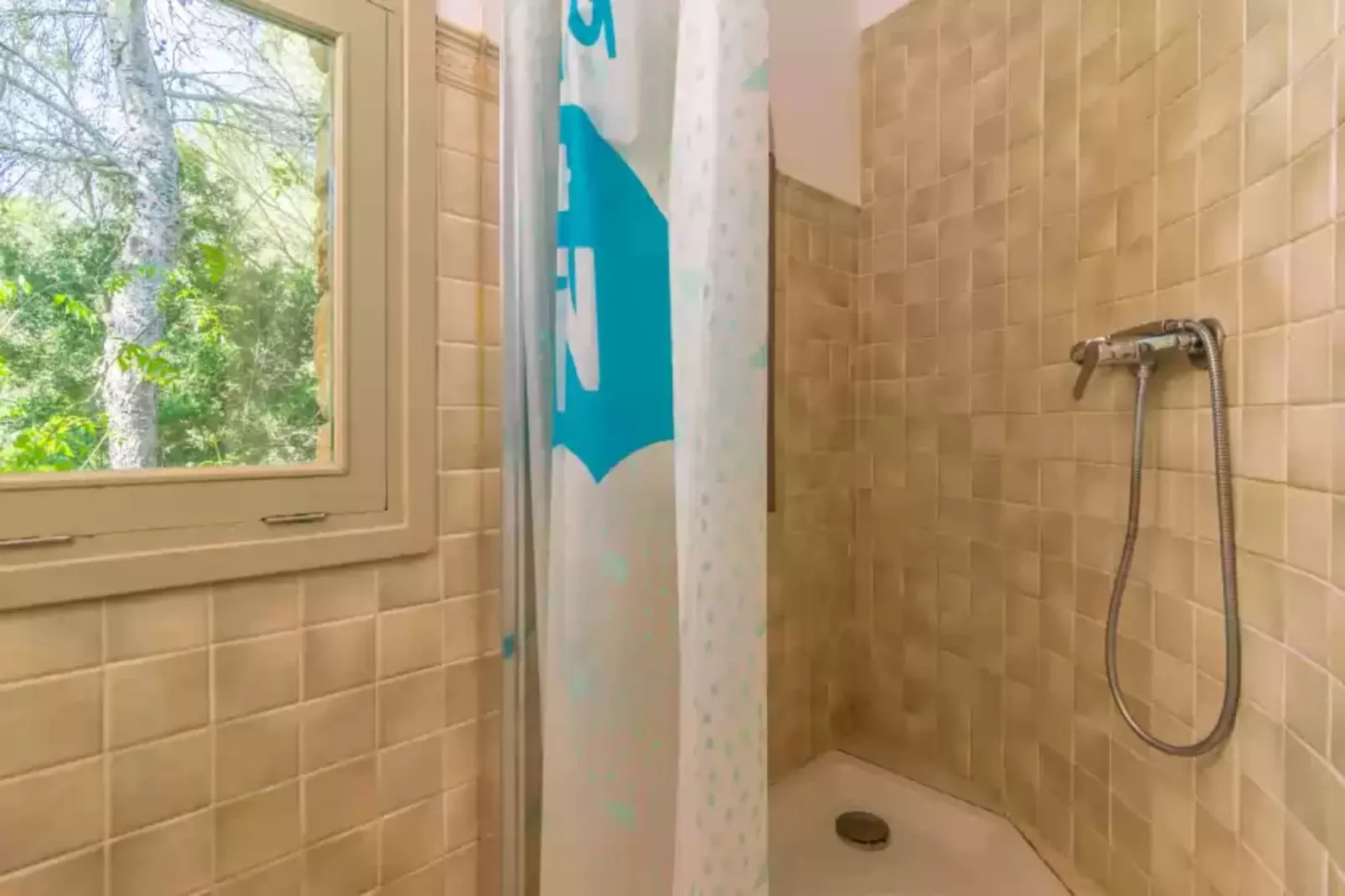 Garriga D'alcudiola-Bathroom