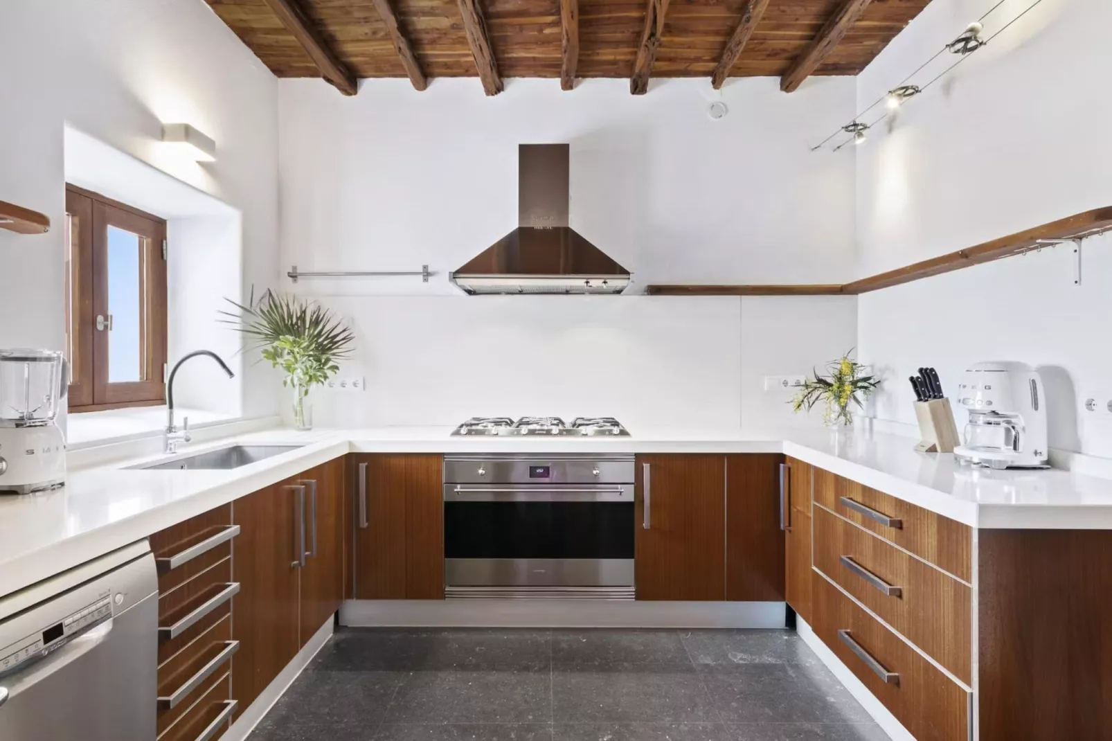 Cel Blau-Kitchen