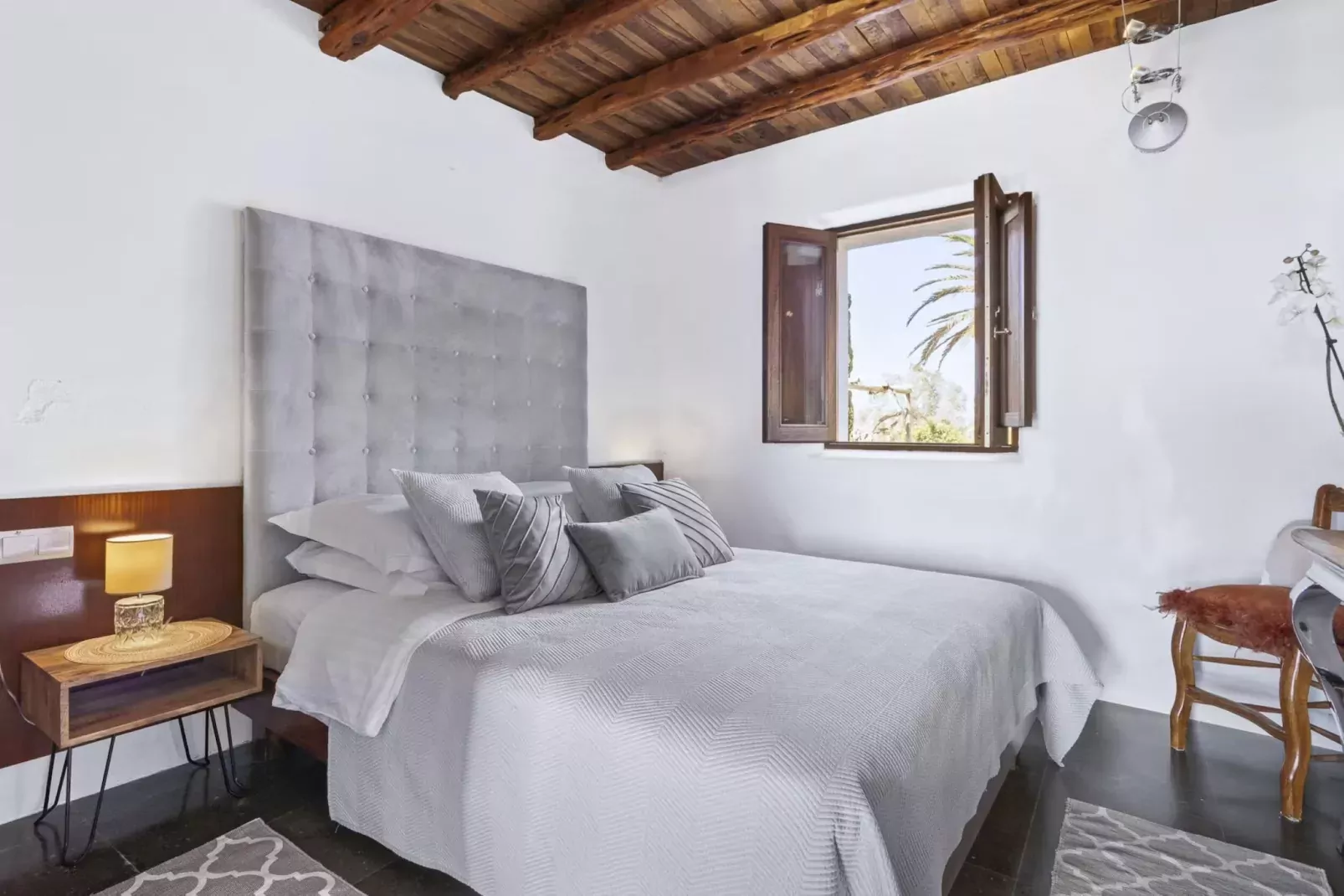 Cel Blau-Bedroom