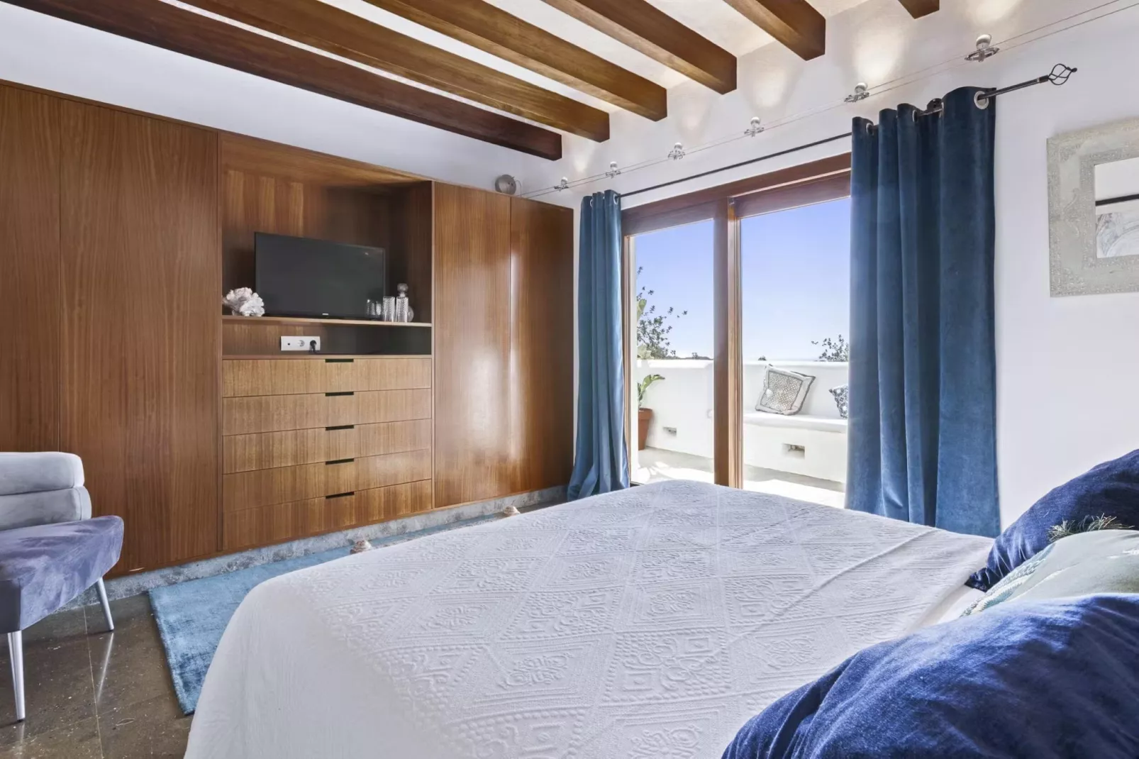 Cel Blau-Bedroom