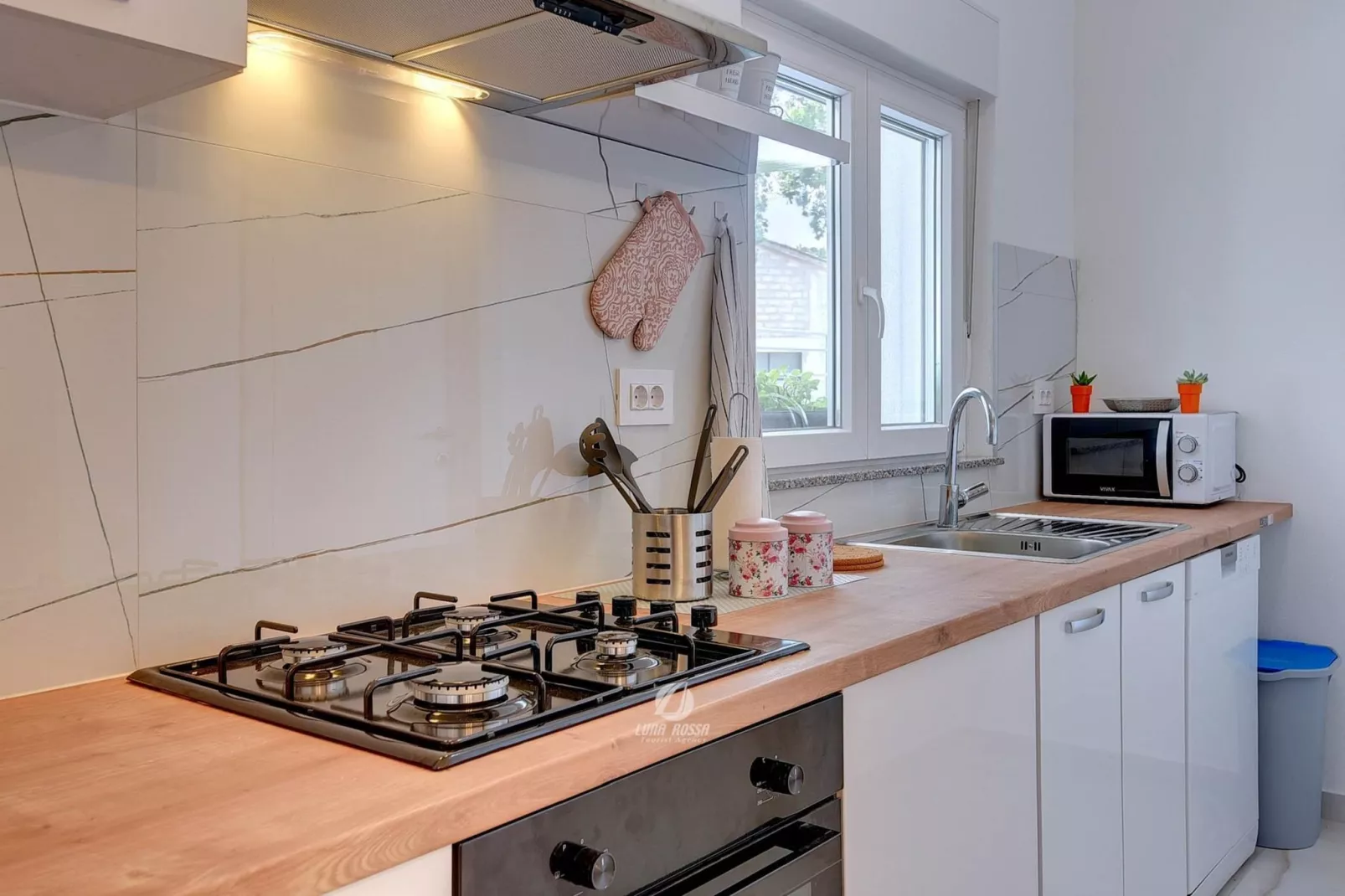 Apartment Vala-Kitchen